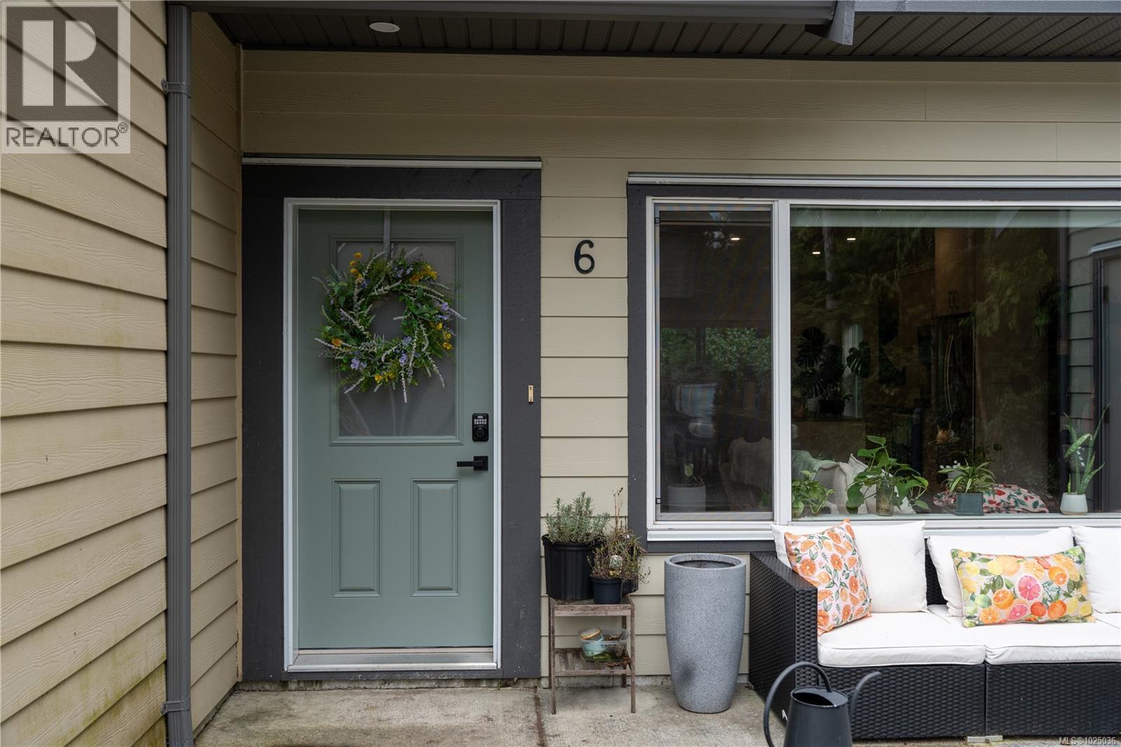 6 625 Hellesen Dr, Tofino