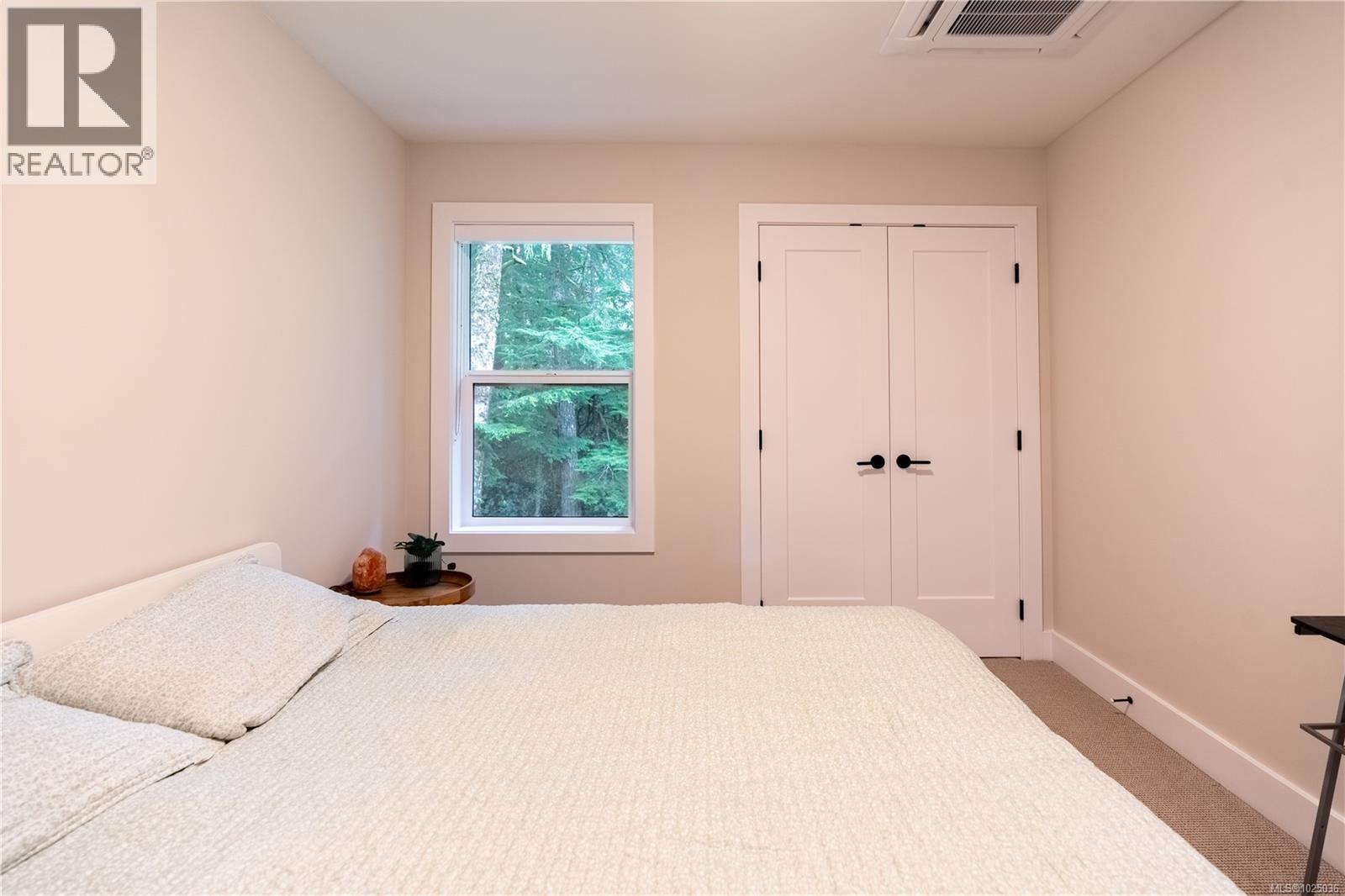 6 625 Hellesen Dr, Tofino