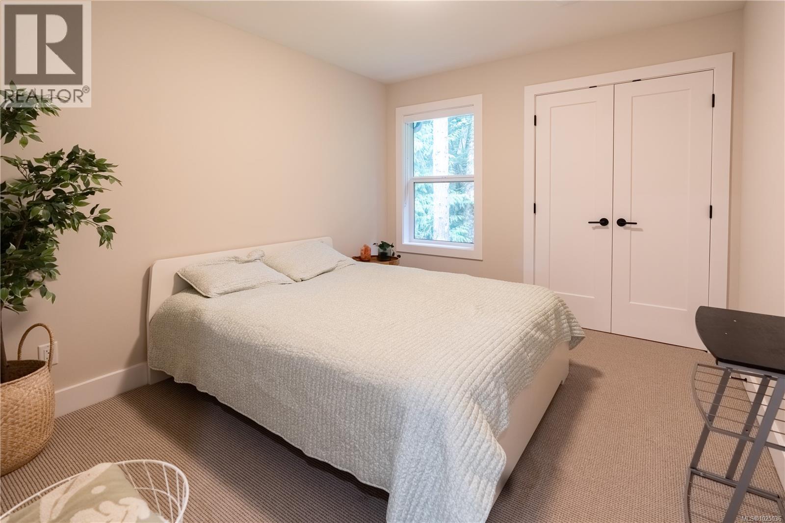 6 625 Hellesen Dr, Tofino