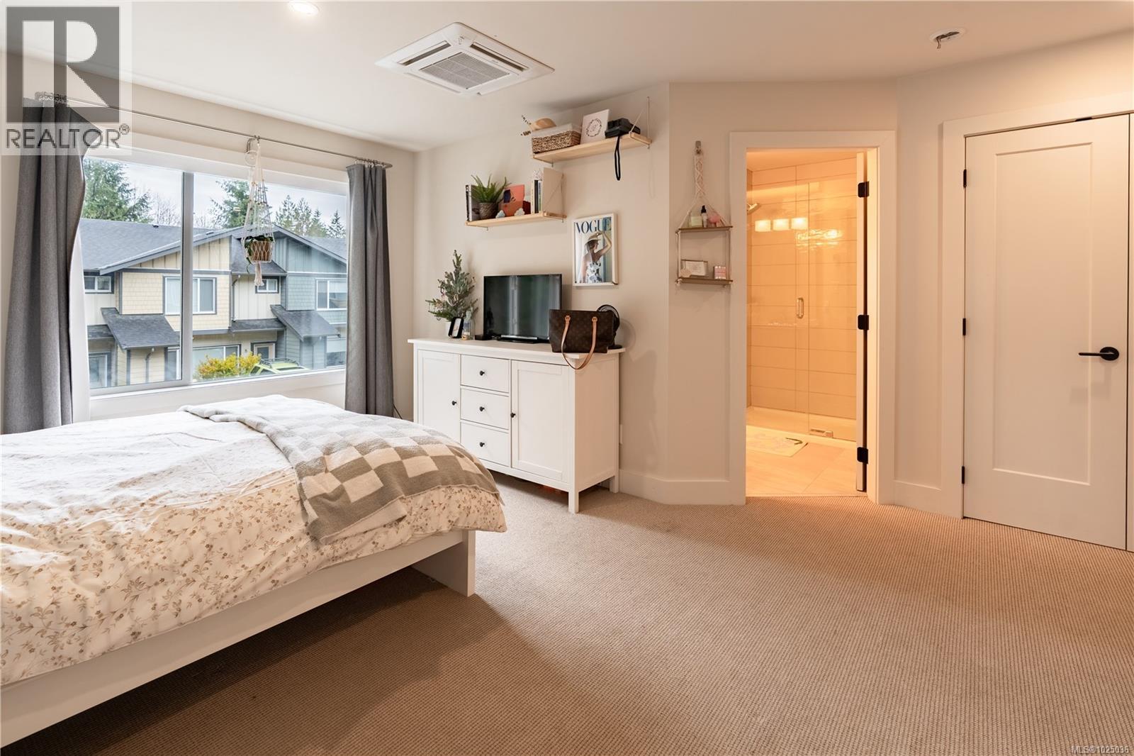 6 625 Hellesen Dr, Tofino