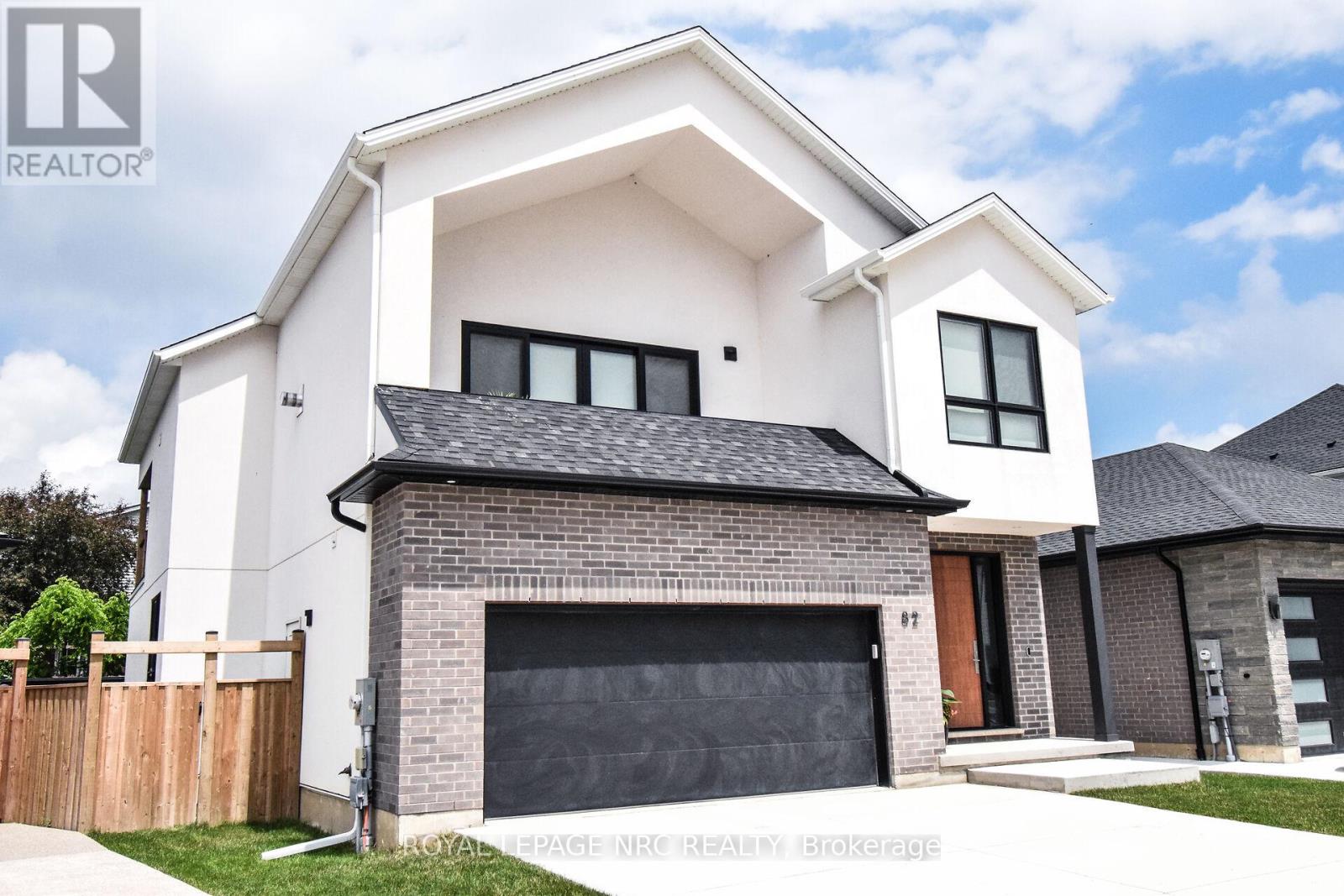 82 IVY CRESCENT - 1