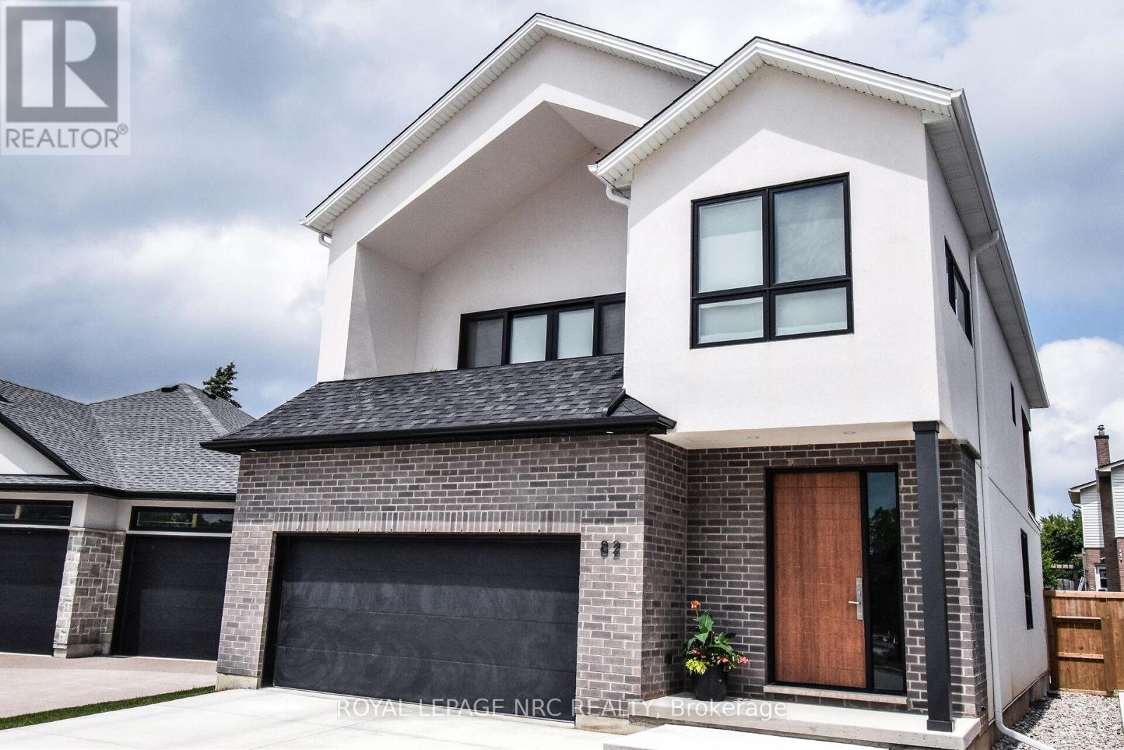 82 IVY CRESCENT - 2