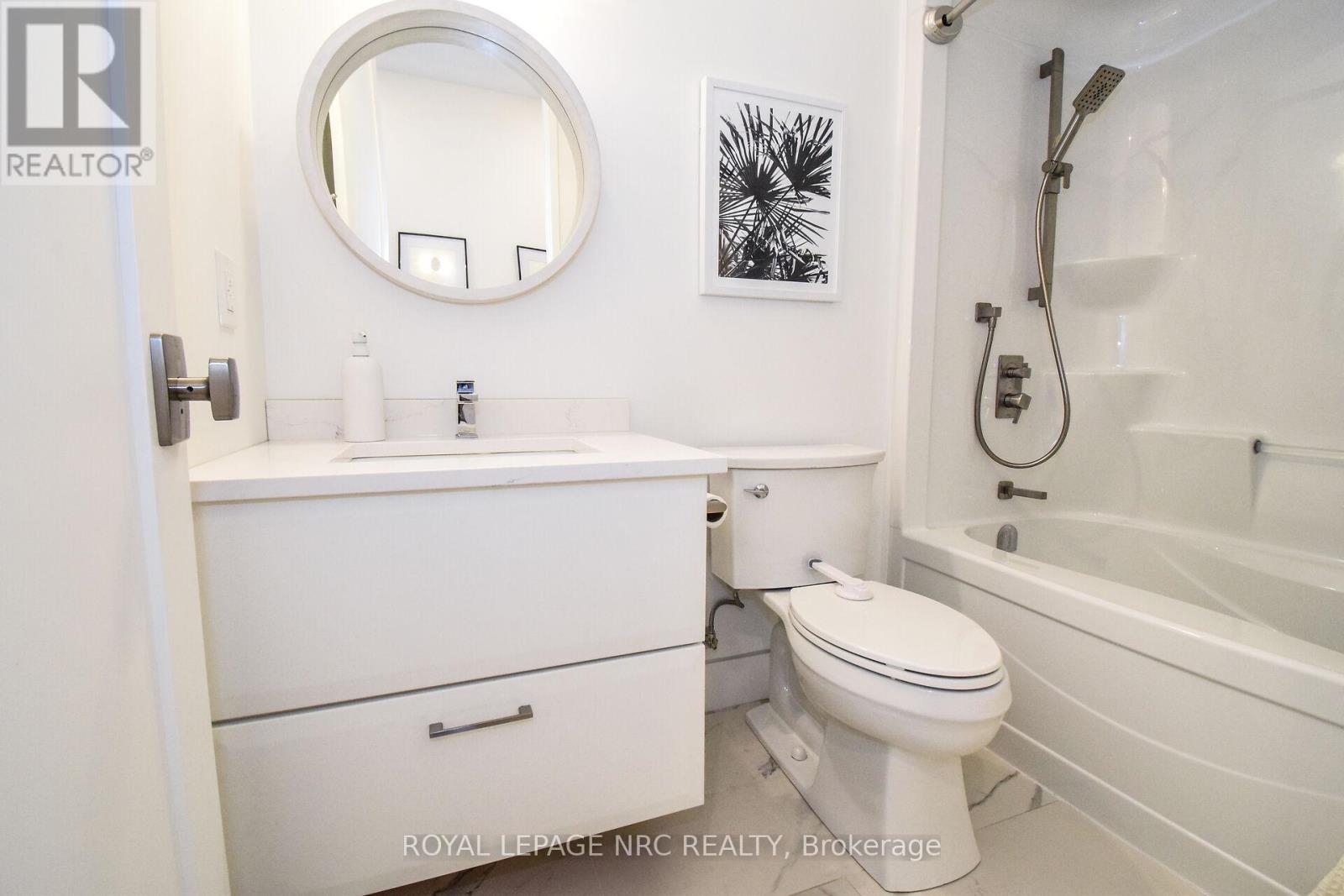 82 IVY CRESCENT - 21