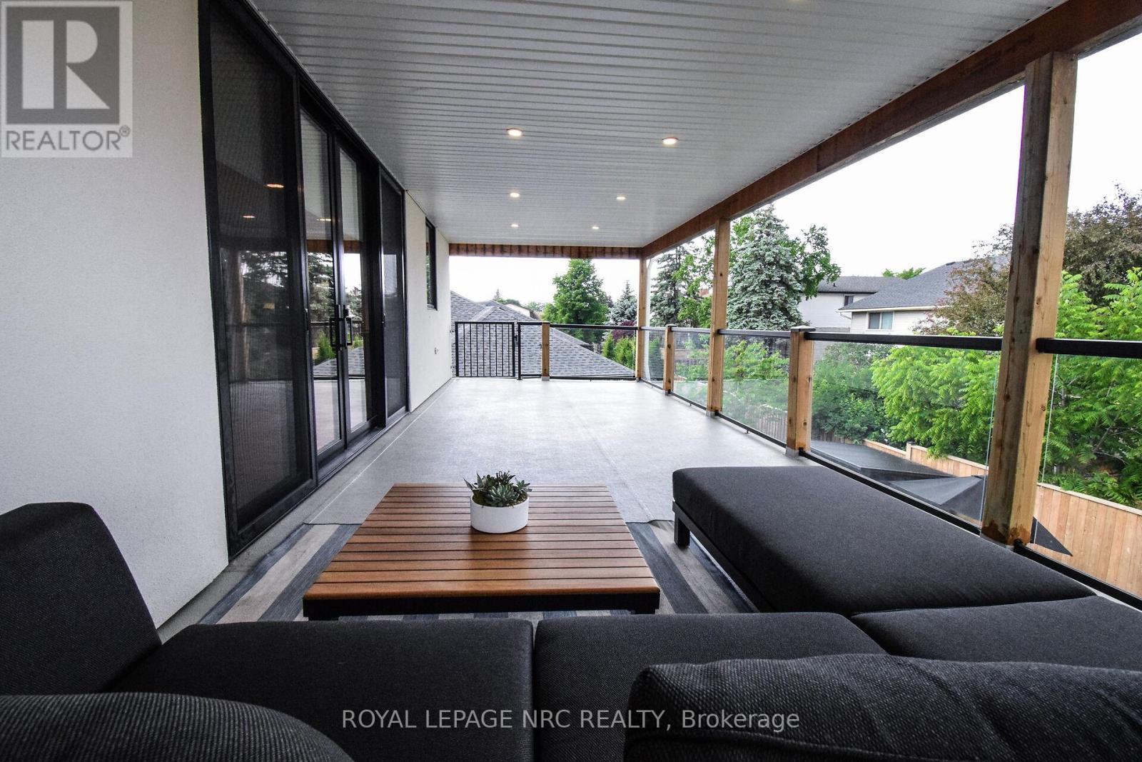 82 IVY CRESCENT - 6
