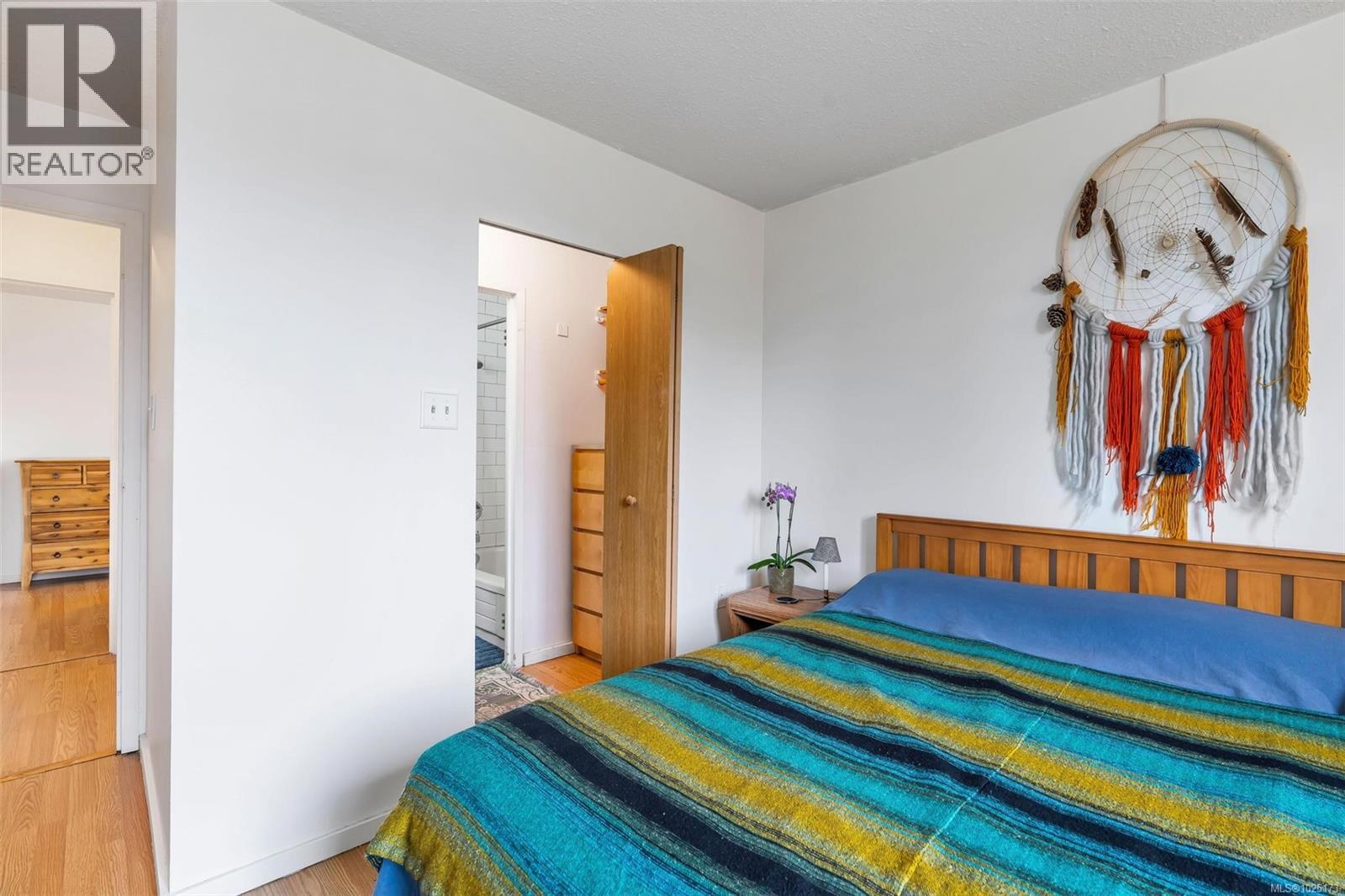 512 1745 Leighton Road, Victoria