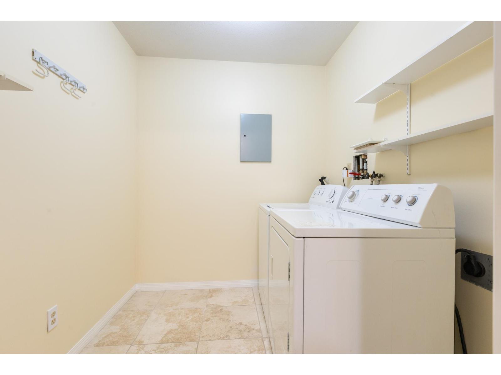 205 19645 64 AVENUE, Langley