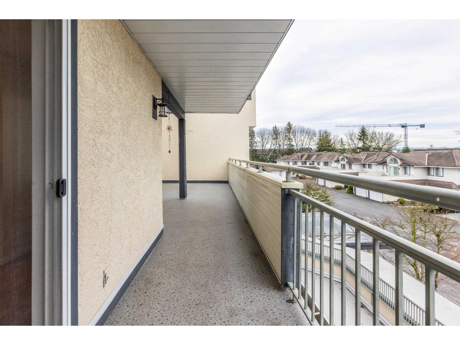 205 19645 64 AVENUE, Langley