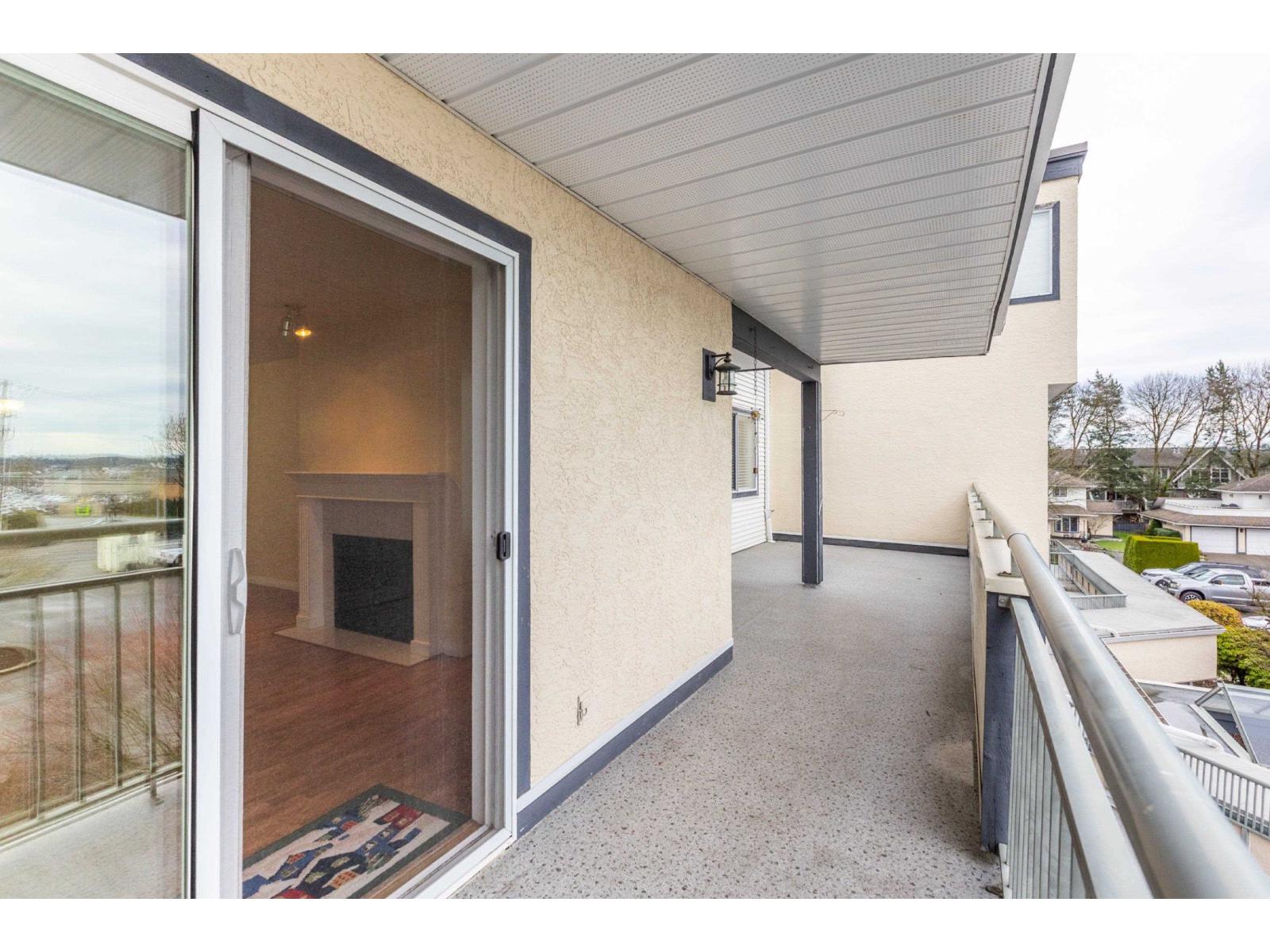 205 19645 64 AVENUE, Langley