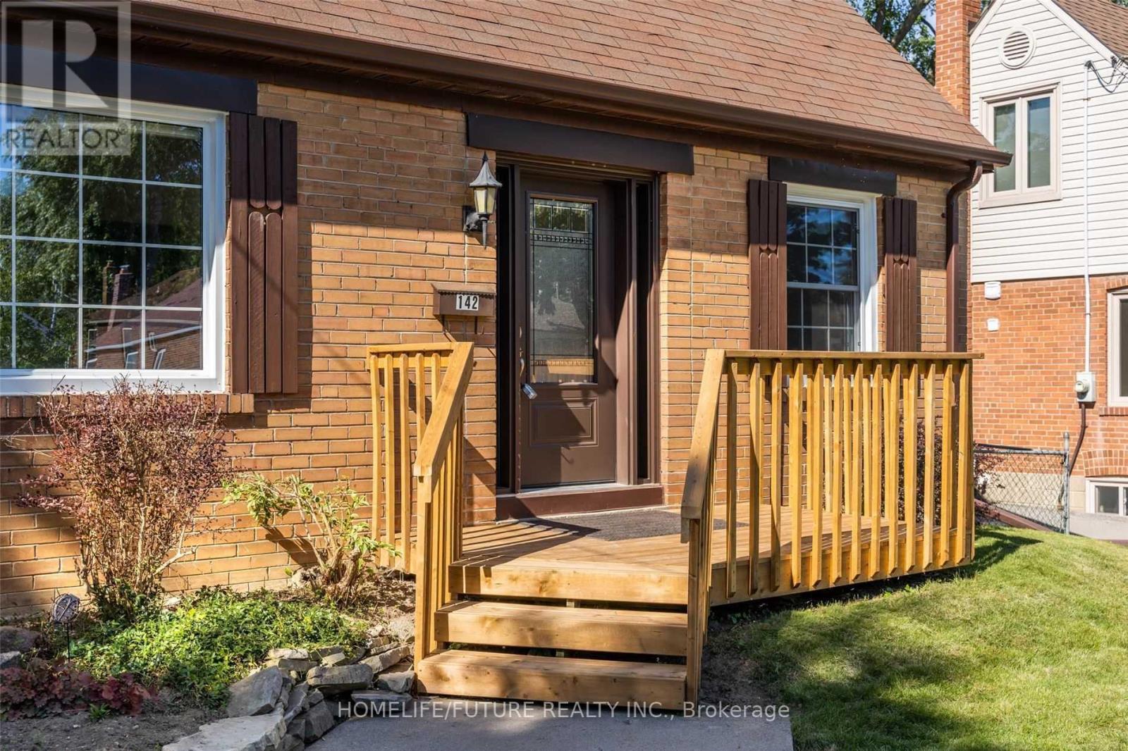 142 HAREWOOD AVENUE - Photo 3 of 25, Toronto (Cliffcrest), Ontario