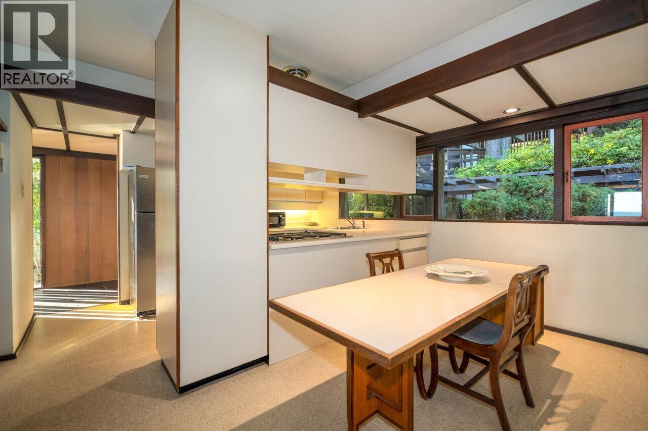 3248 MARINE DRIVE, West Vancouver