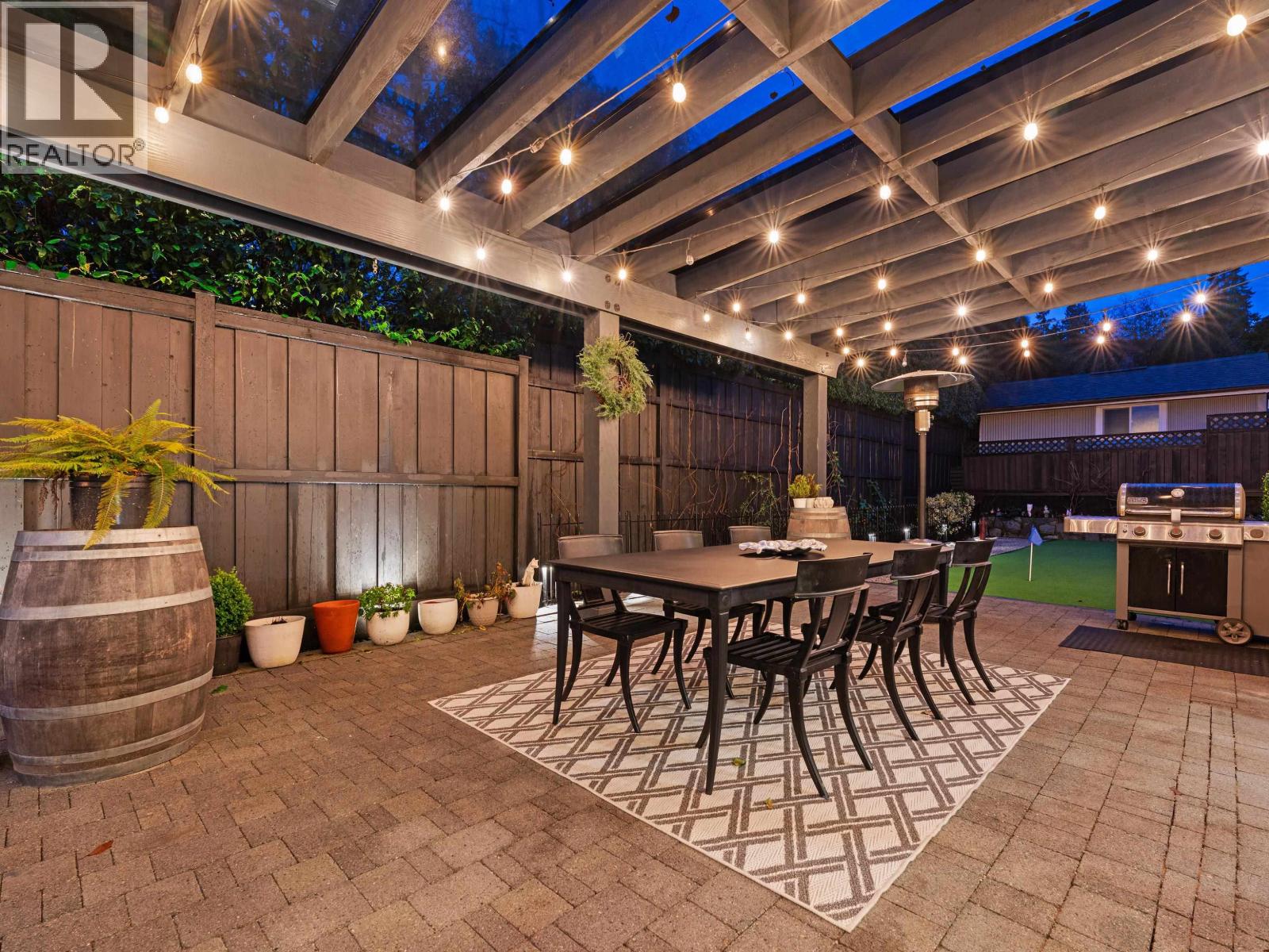 1045 SINCLAIR STREET, West Vancouver