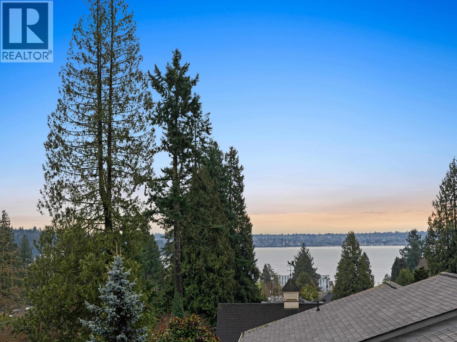 1045 SINCLAIR STREET, West Vancouver