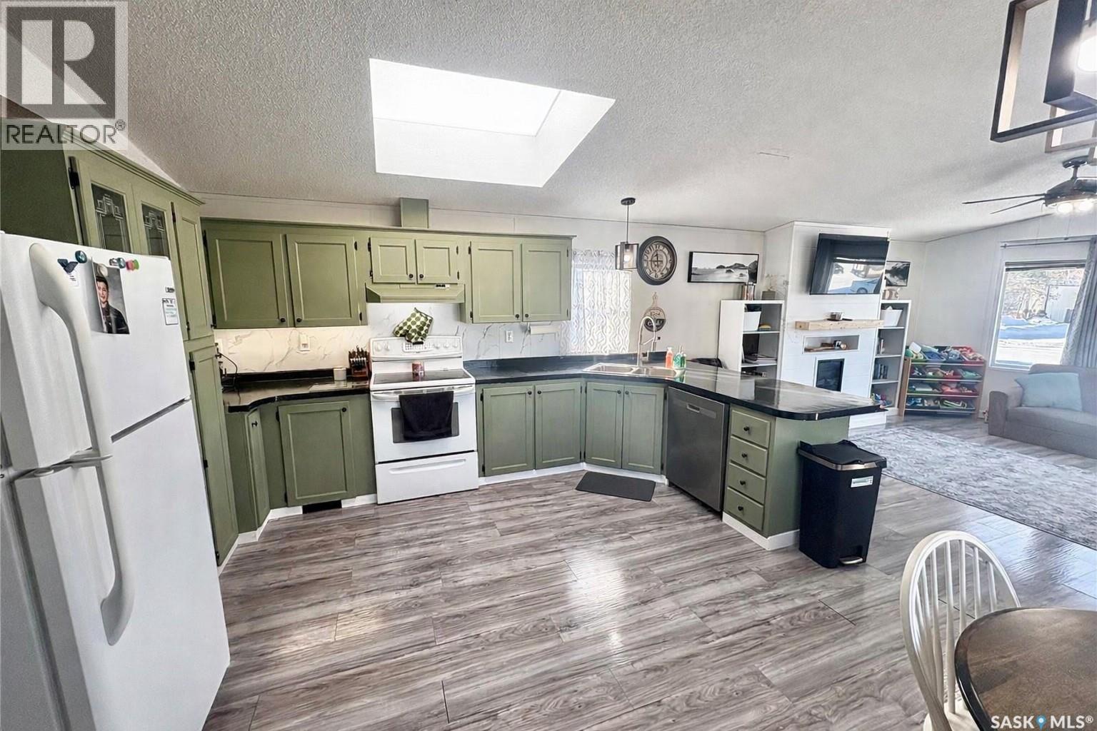 116 12th STREET - Photo 3 of 24, Humboldt, Saskatchewan