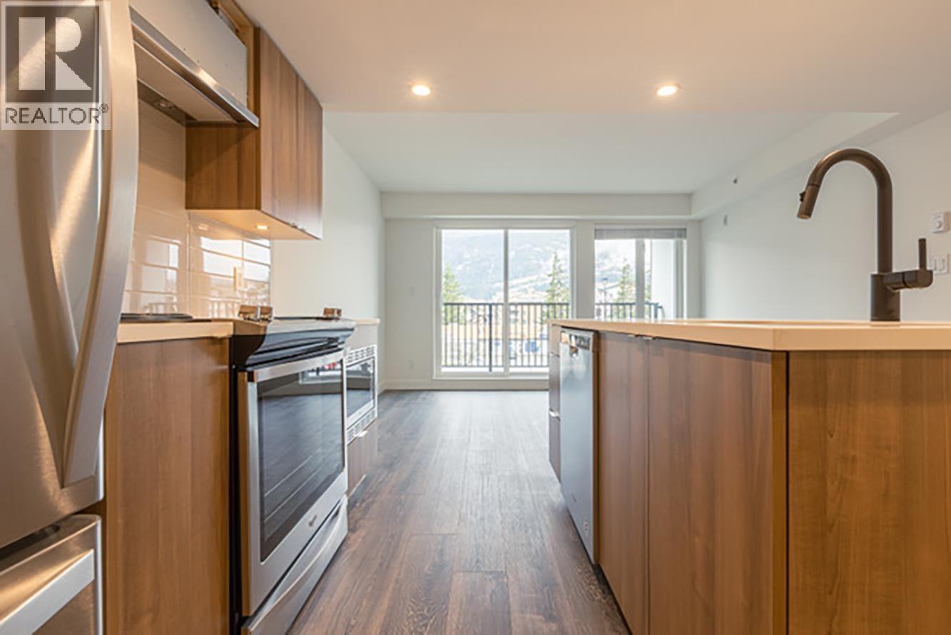 207 1365 PEMBERTON AVENUE, Squamish