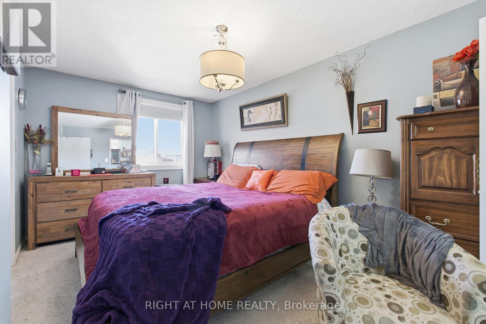 2225 WILDWOOD CRESCENT N - 12