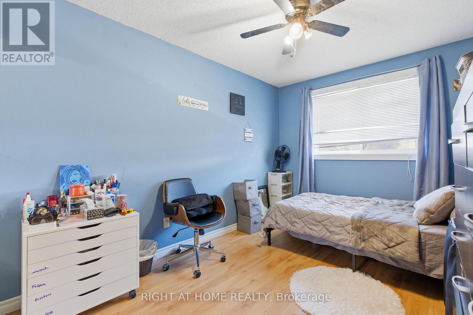 2225 WILDWOOD CRESCENT N - 16