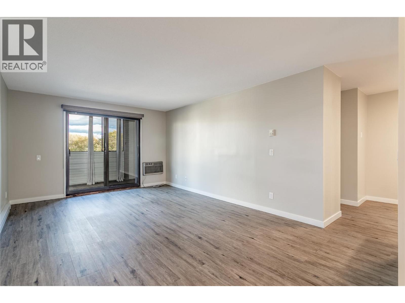 407 1915 Pacific Court, Kelowna