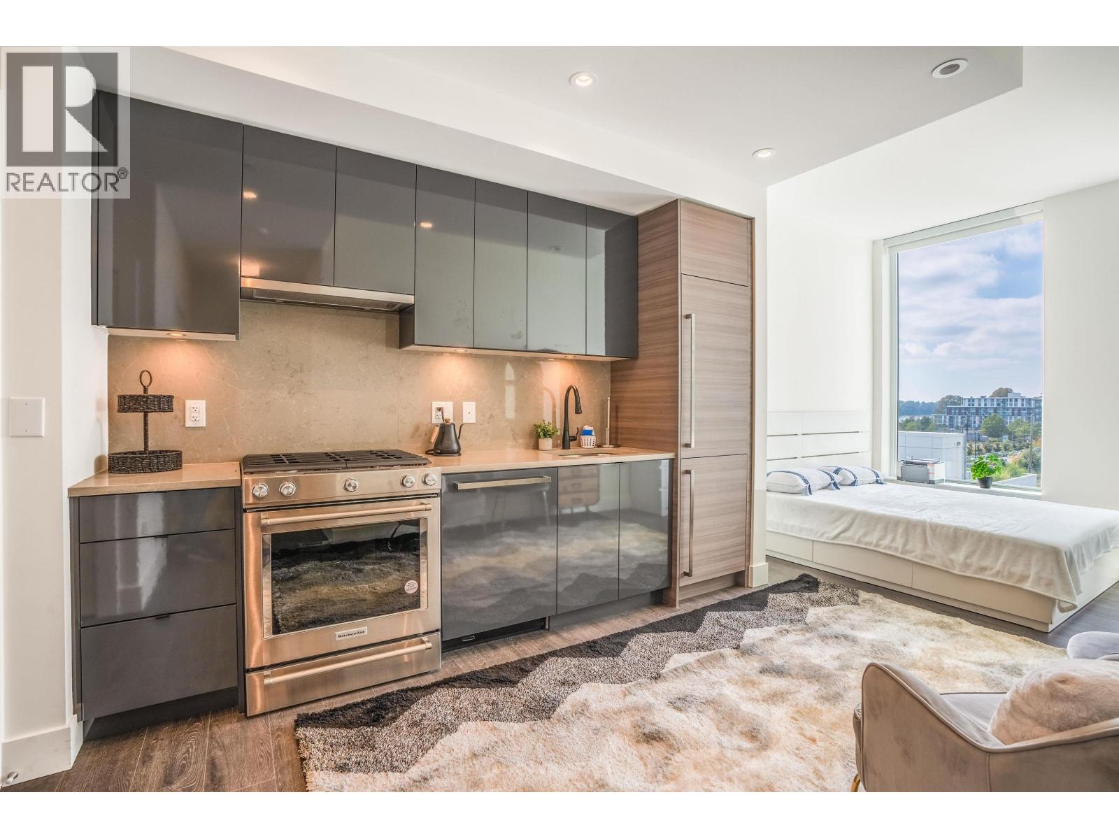 504/505 3438 SAWMILL CRESCENT, Vancouver