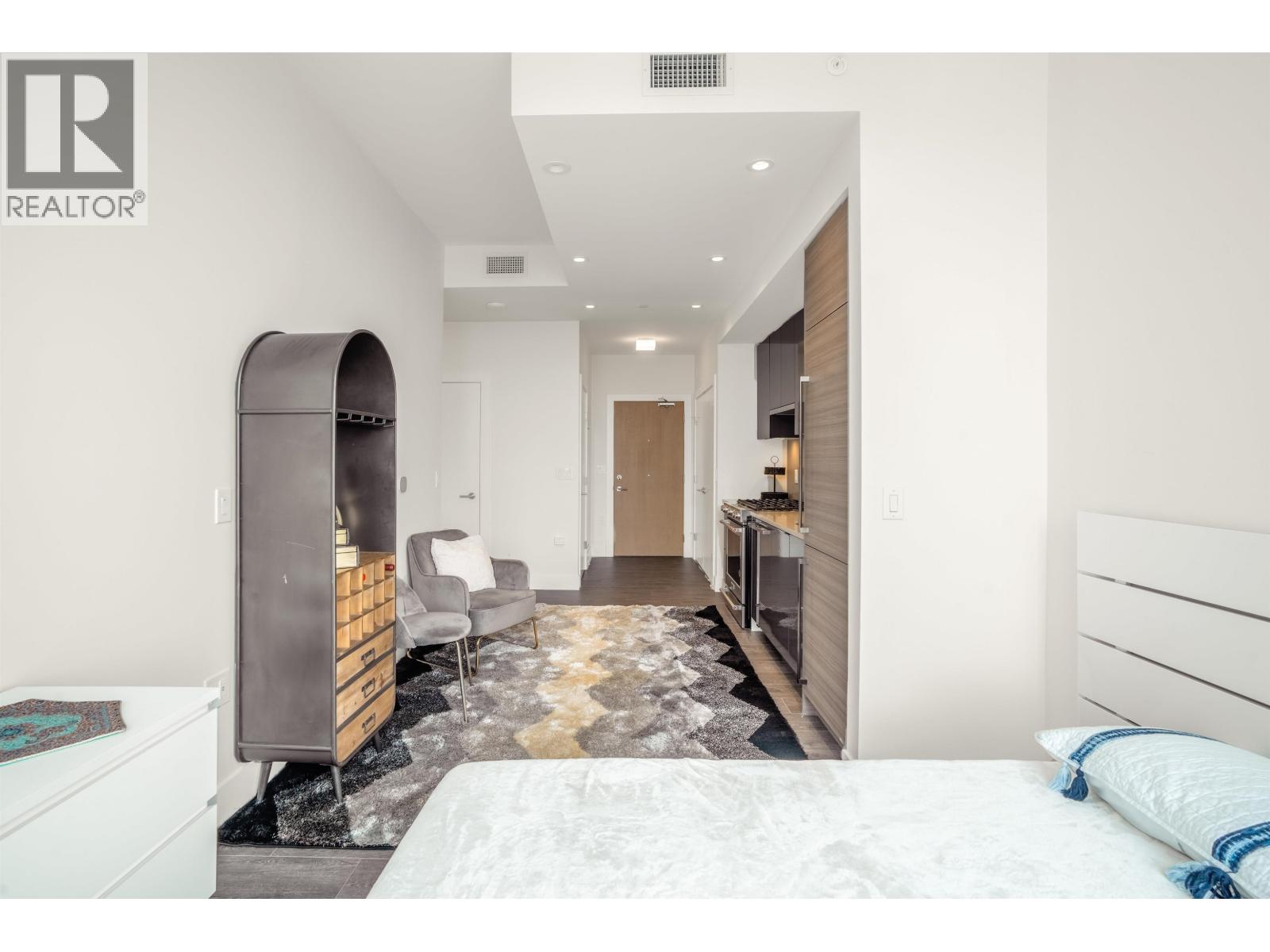 504/505 3438 SAWMILL CRESCENT, Vancouver