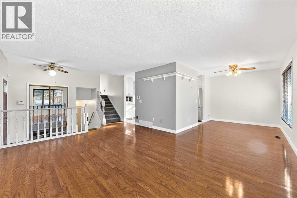 Single Family House 4 Level for Sale in  Sandarac Place NW Sandstone Valley Calgary 