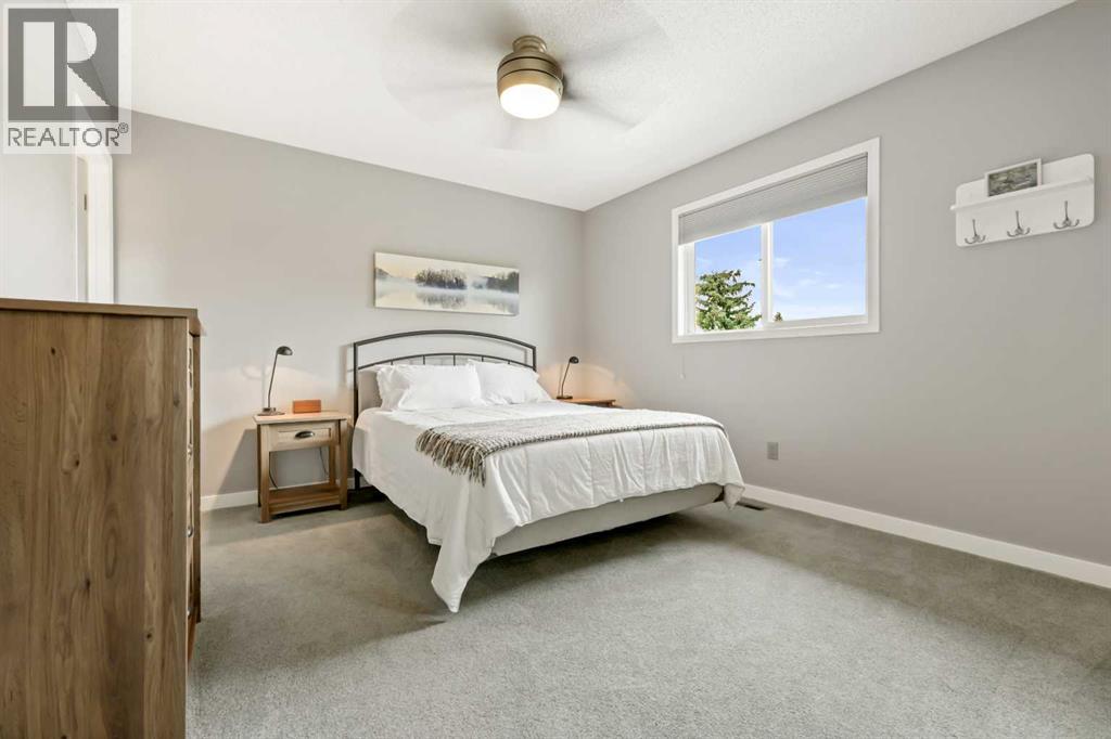 Single Family House 4 Level for Sale in  Sandarac Place NW Sandstone Valley Calgary 