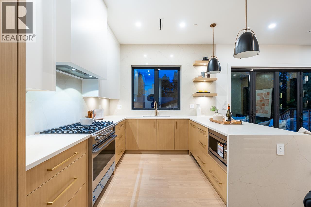 4675 ST. GEORGE STREET, Vancouver