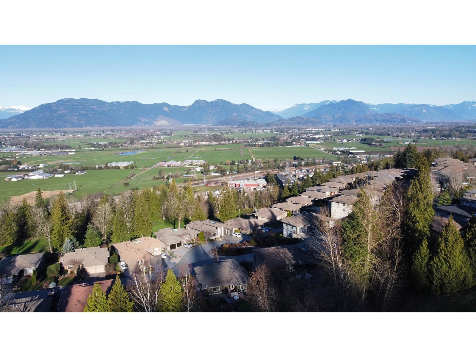 114 51096 FALLS COURT, Eastern Hillsides, Chilliwack