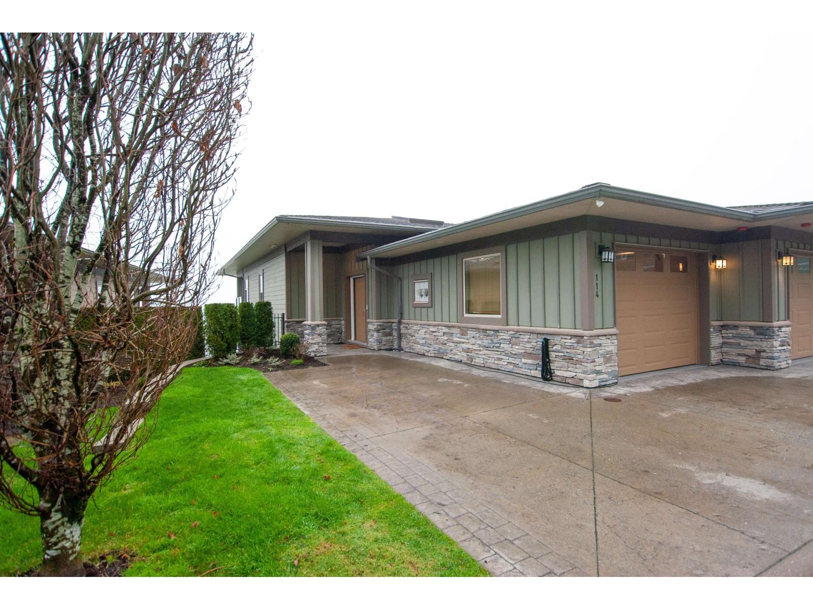 114 51096 FALLS COURT, Eastern Hillsides, Chilliwack