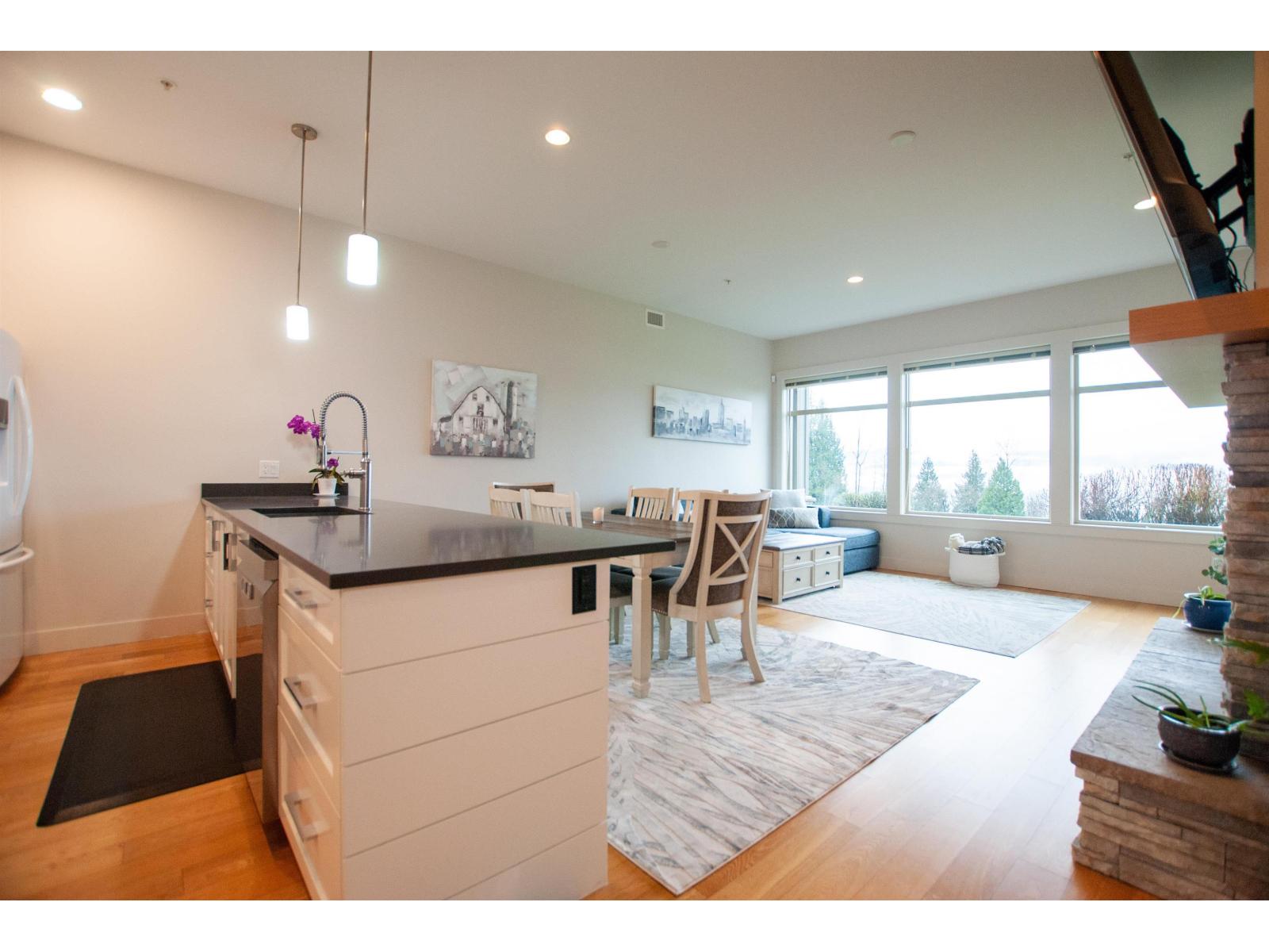 114 51096 FALLS COURT, Eastern Hillsides, Chilliwack