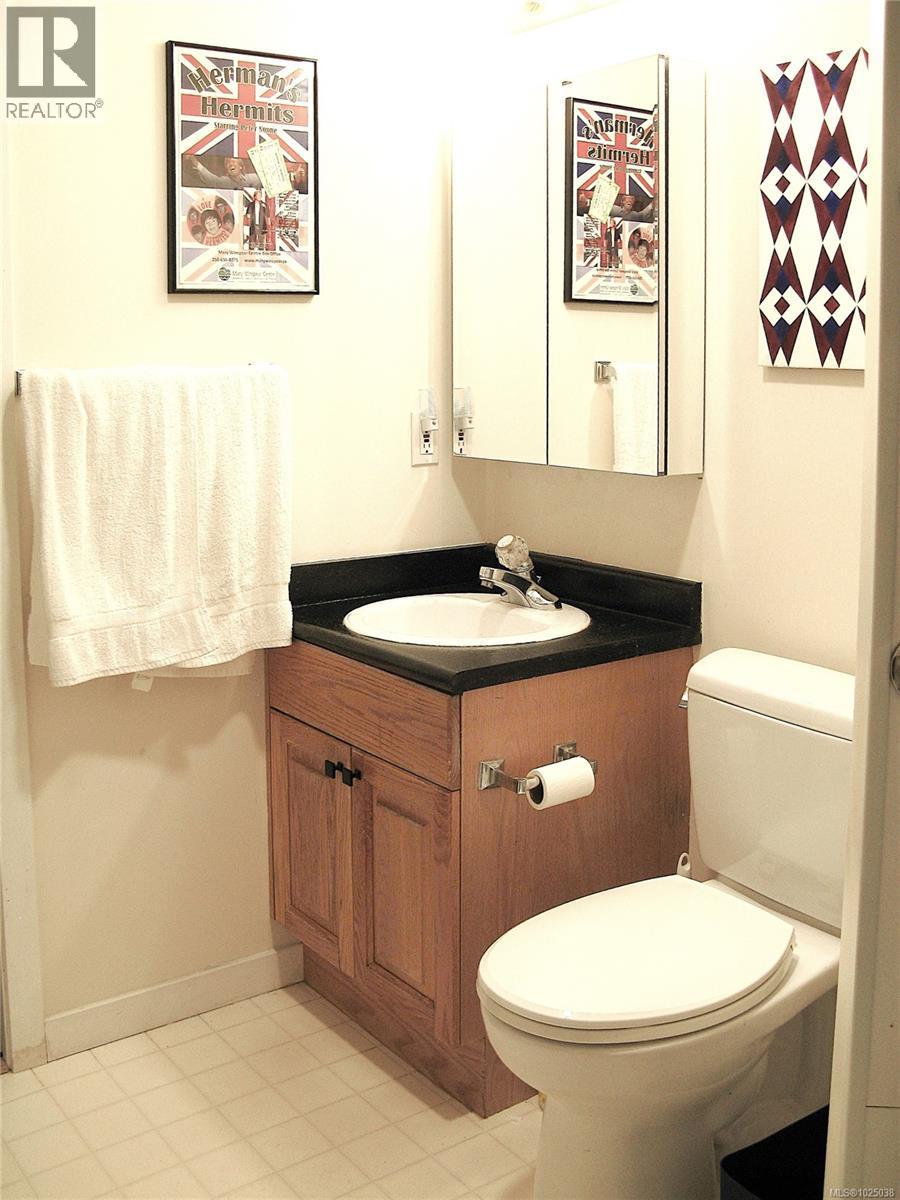 308 1505 Church Avenue, Saanich