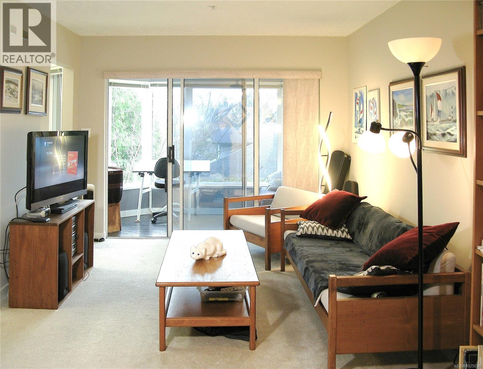 308 1505 Church Avenue, Saanich