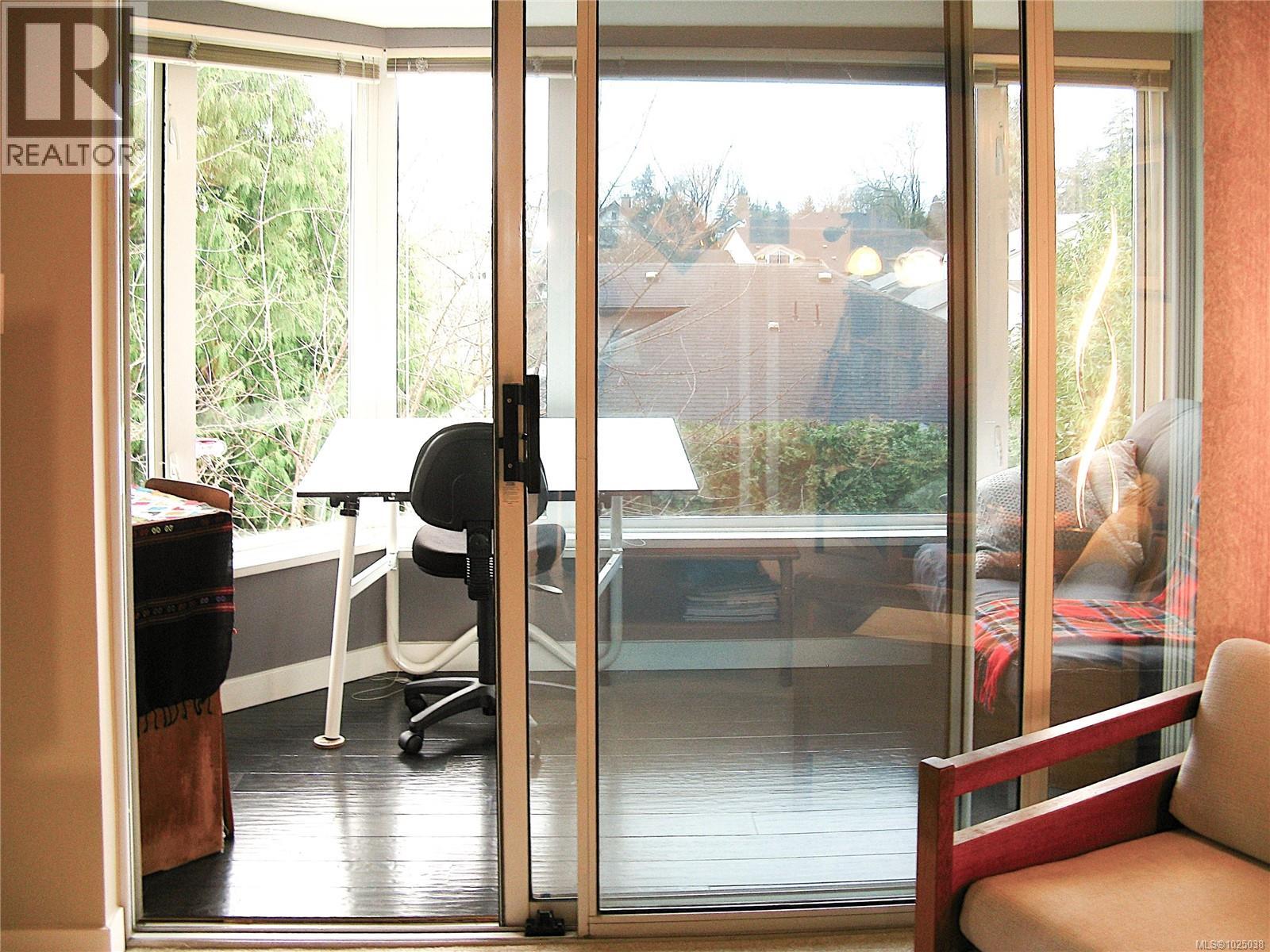 308 1505 Church Avenue, Saanich