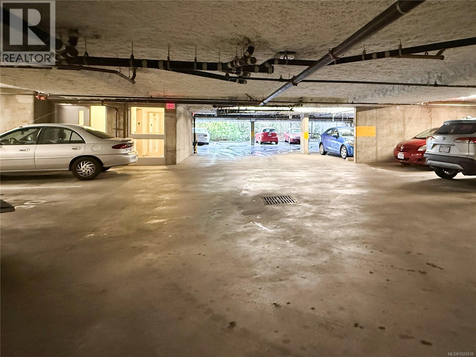 308 1505 Church Avenue, Saanich