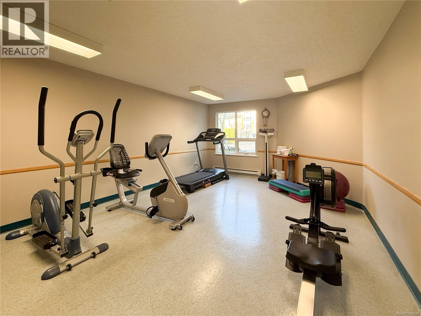 308 1505 Church Avenue, Saanich