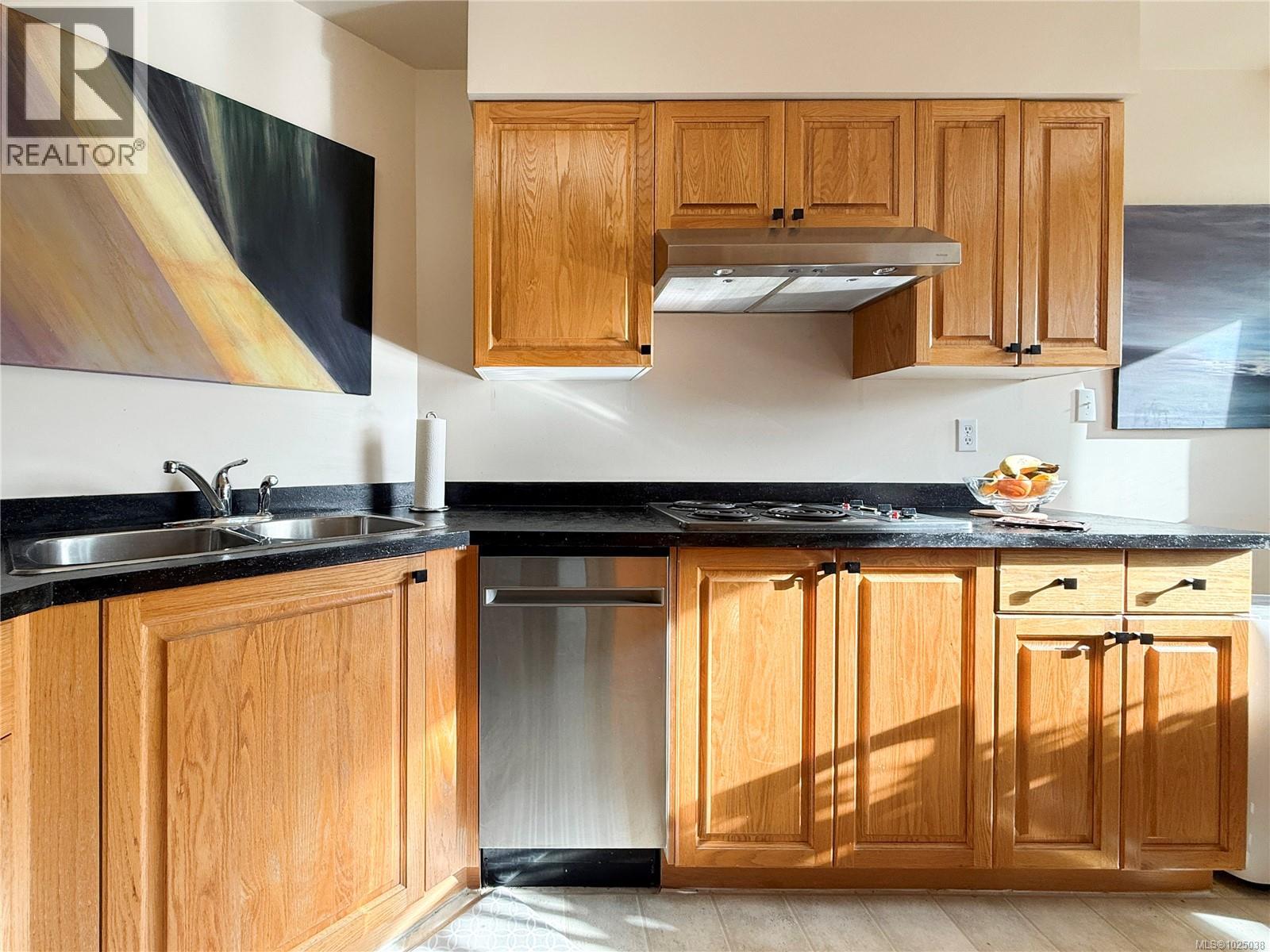 308 1505 Church Avenue, Saanich