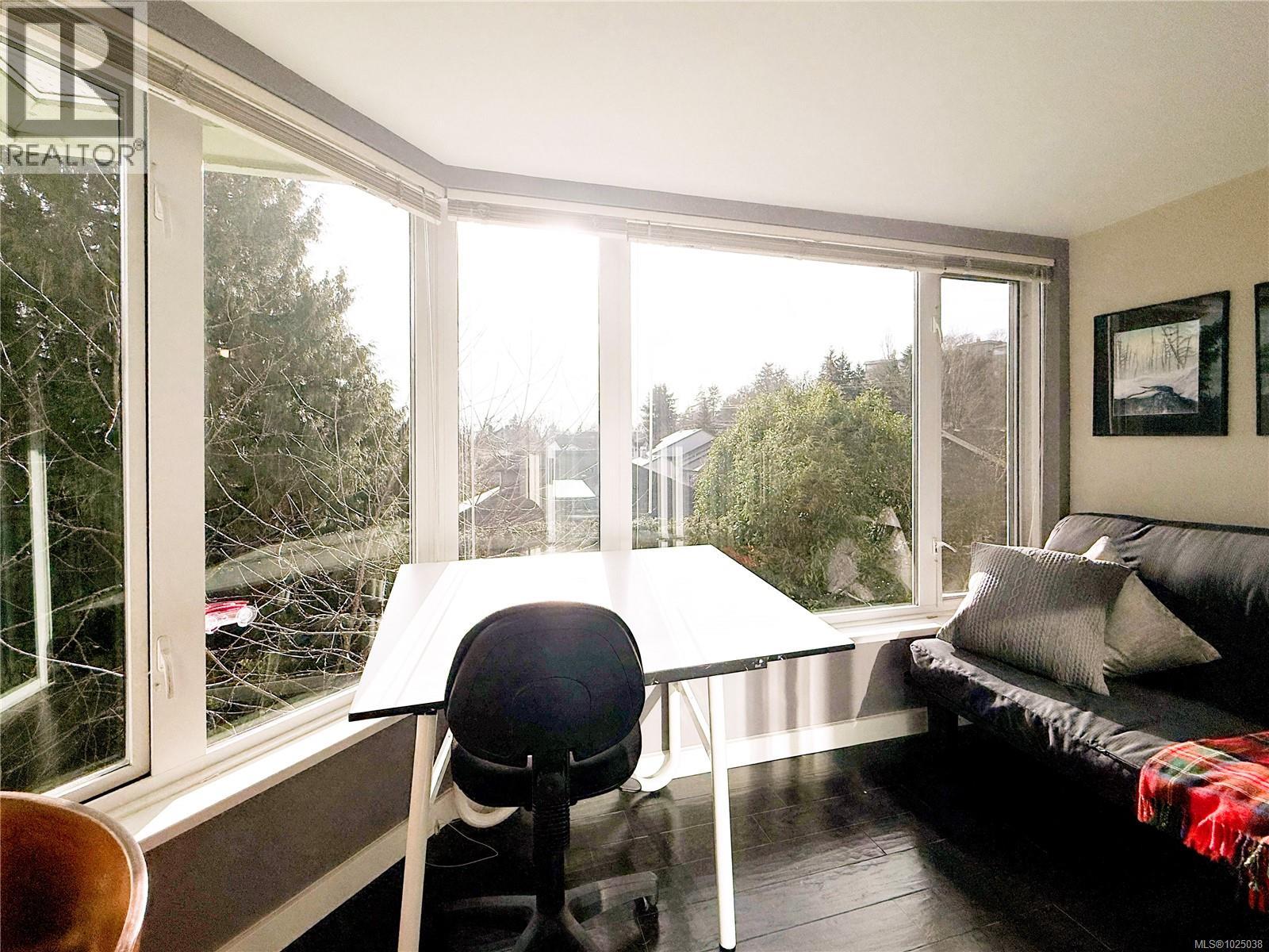 308 1505 Church Avenue, Saanich