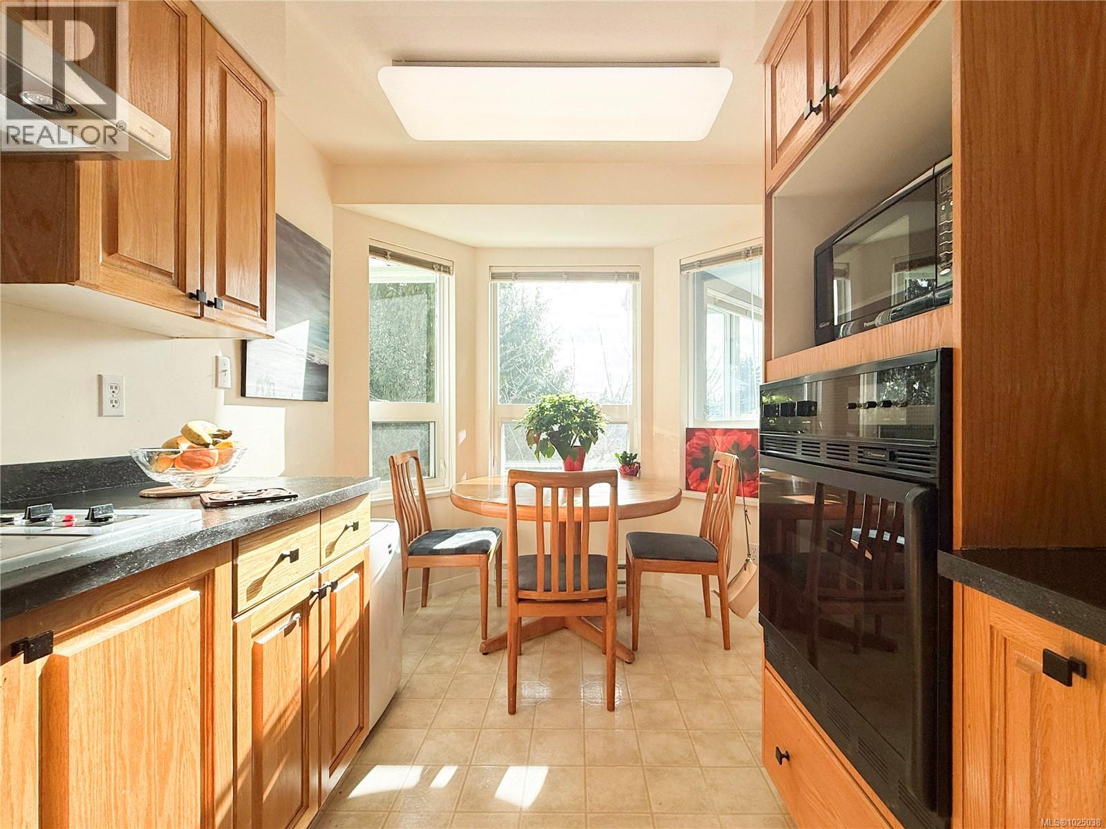 308 1505 Church Avenue, Saanich