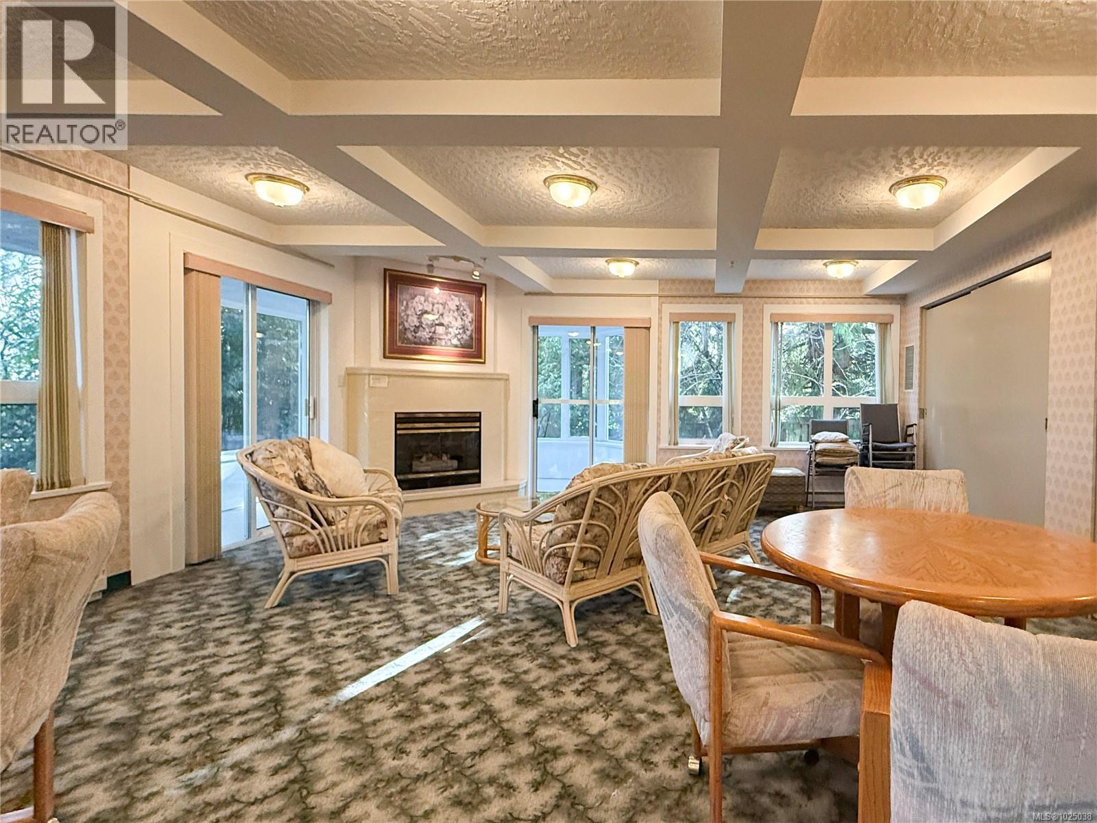 308 1505 Church Avenue, Saanich