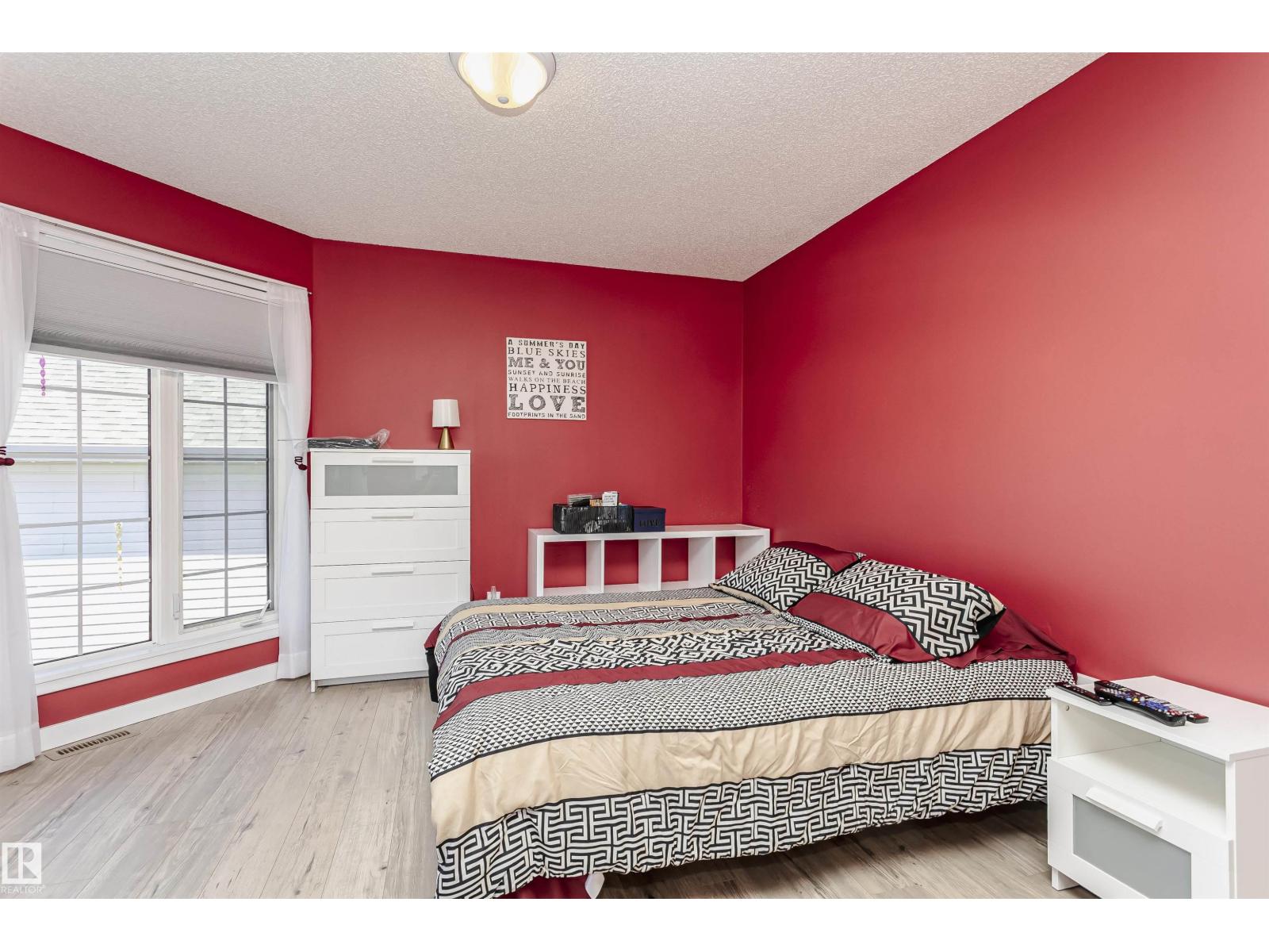 8 LAFOND DR, Tofield