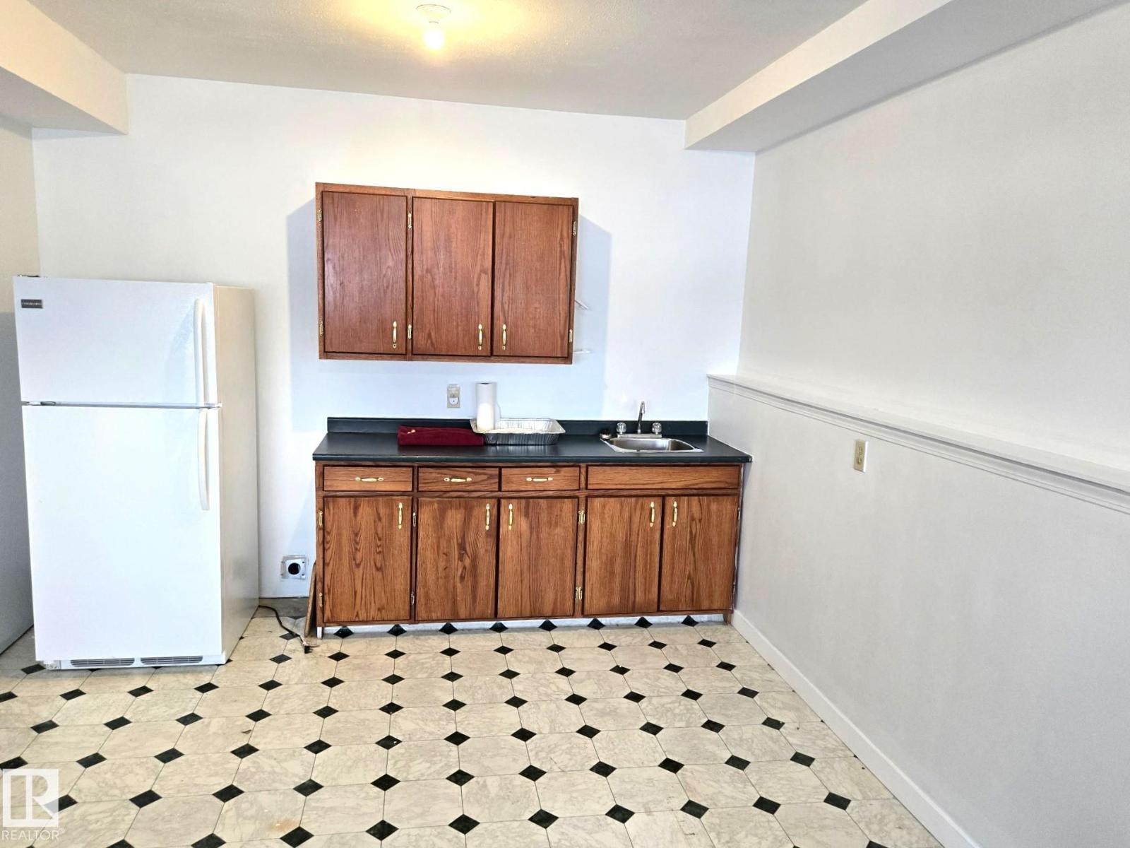 8 LAFOND DR, Tofield