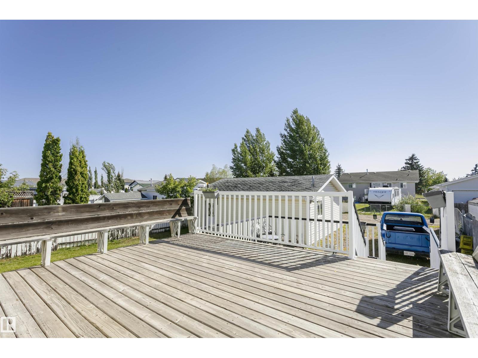 8 LAFOND DR, Tofield