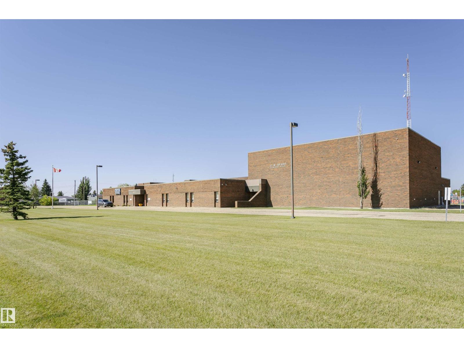 8 LAFOND DR, Tofield