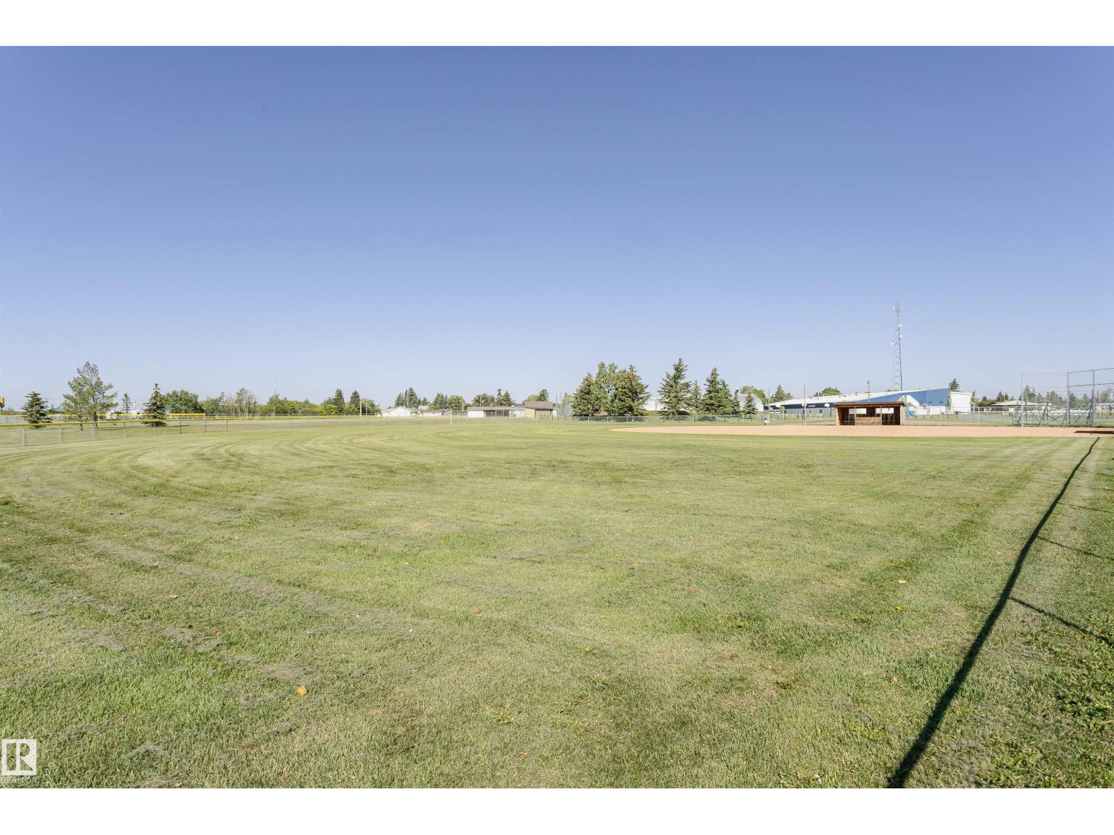 8 LAFOND DR, Tofield