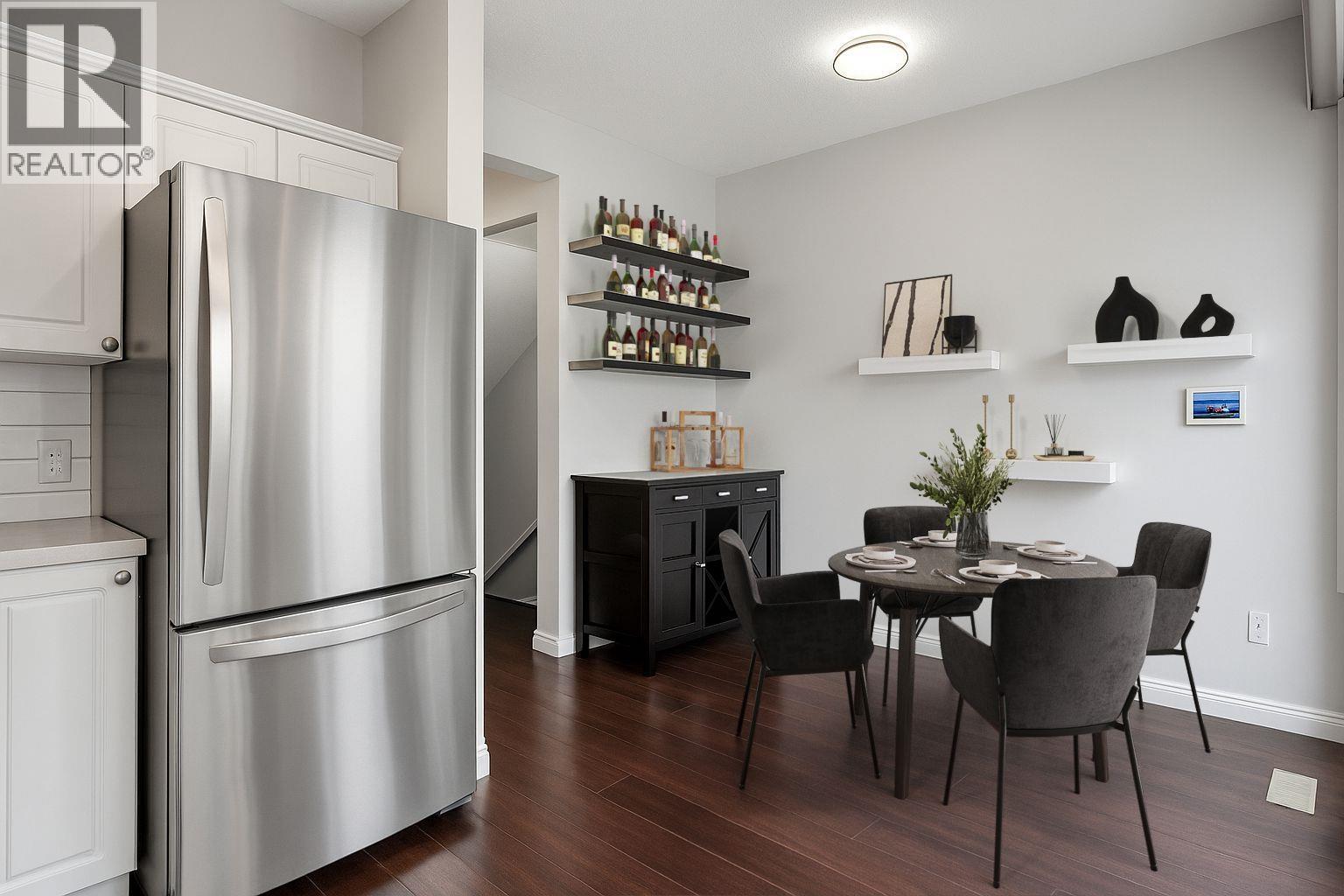 6 4933 FISHER DRIVE, Richmond