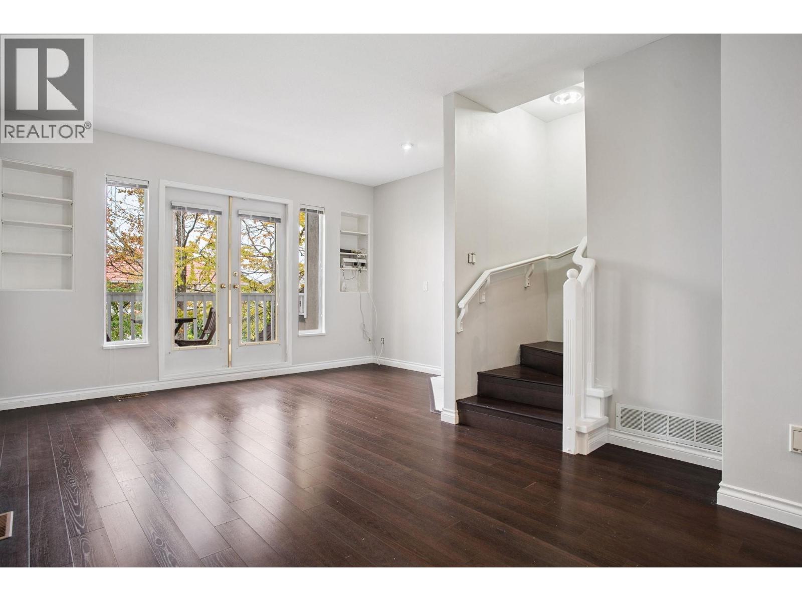 6 4933 FISHER DRIVE, Richmond