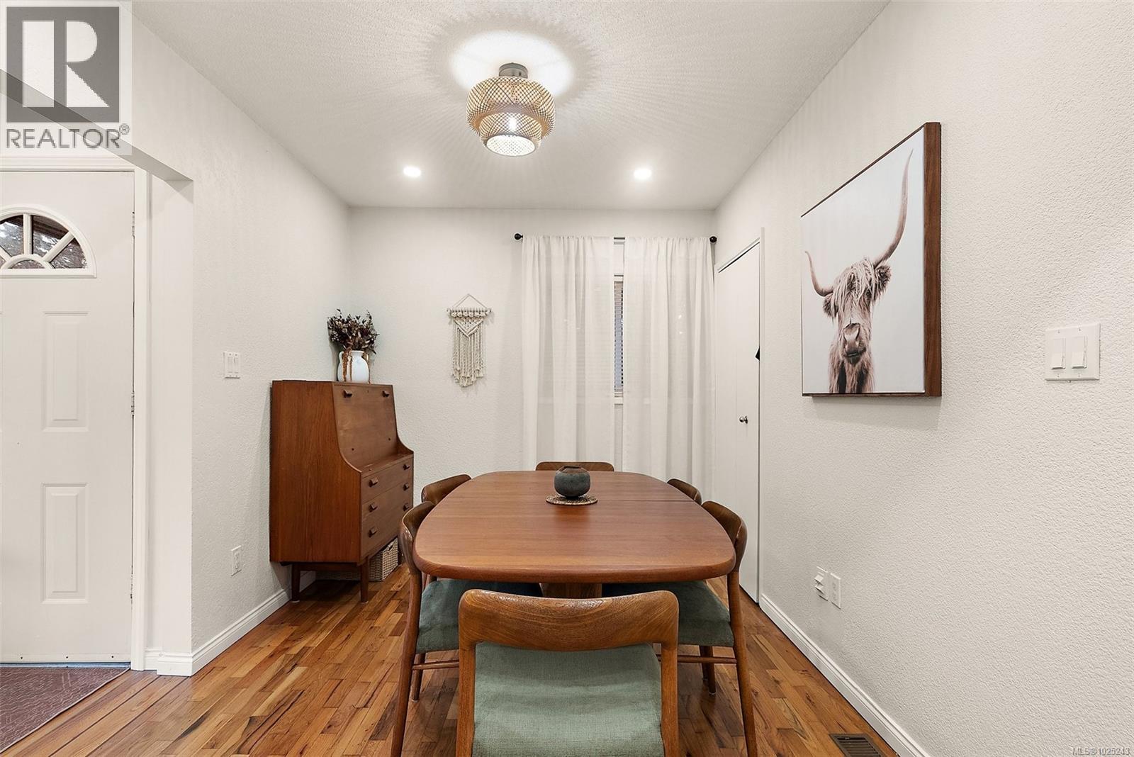 727 Porter Rd, Esquimalt