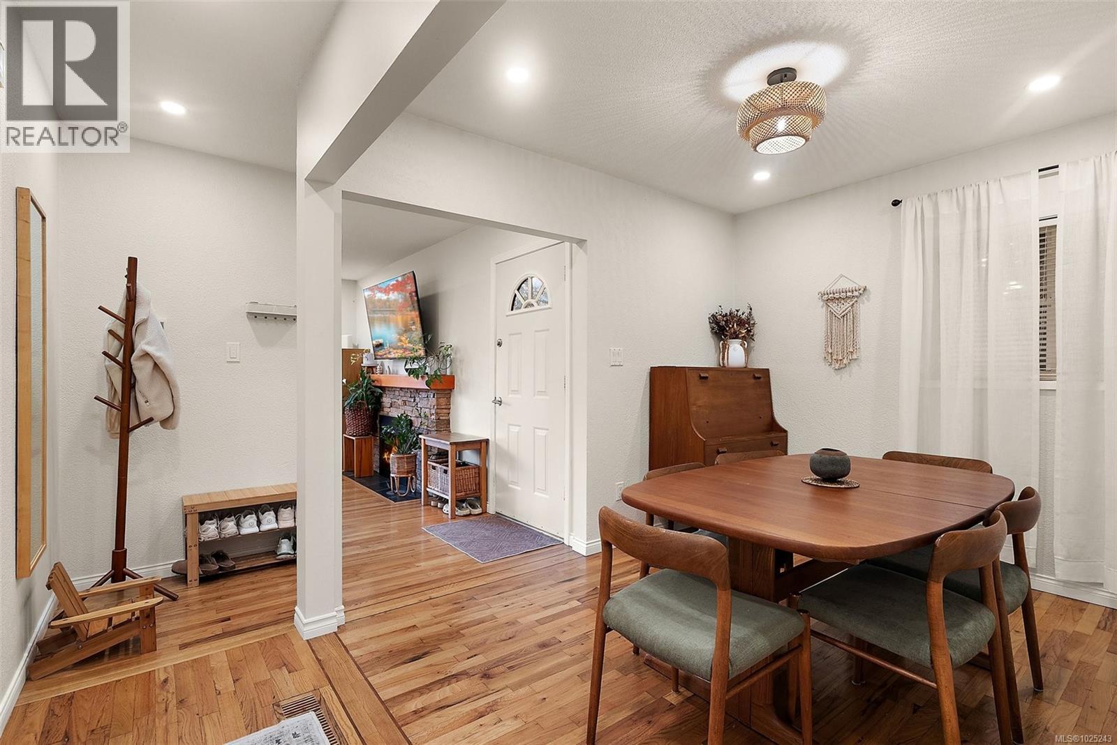 727 Porter Rd, Esquimalt