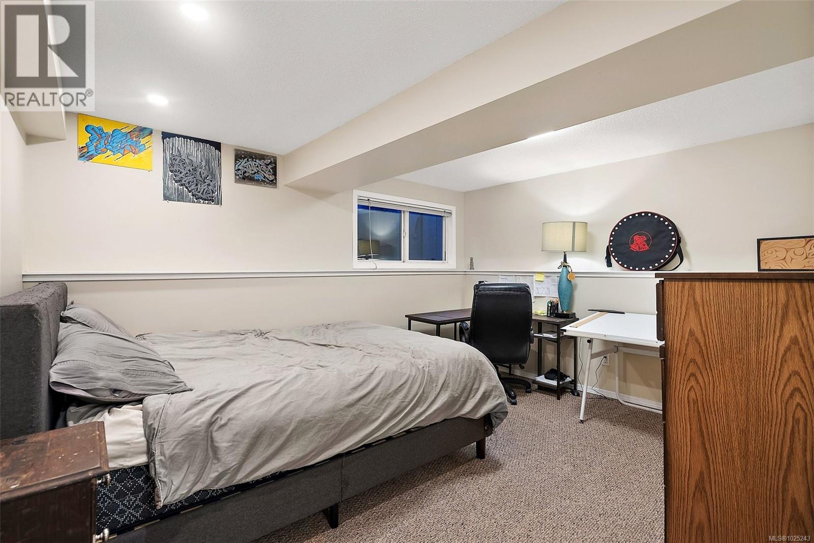 727 Porter Rd, Esquimalt