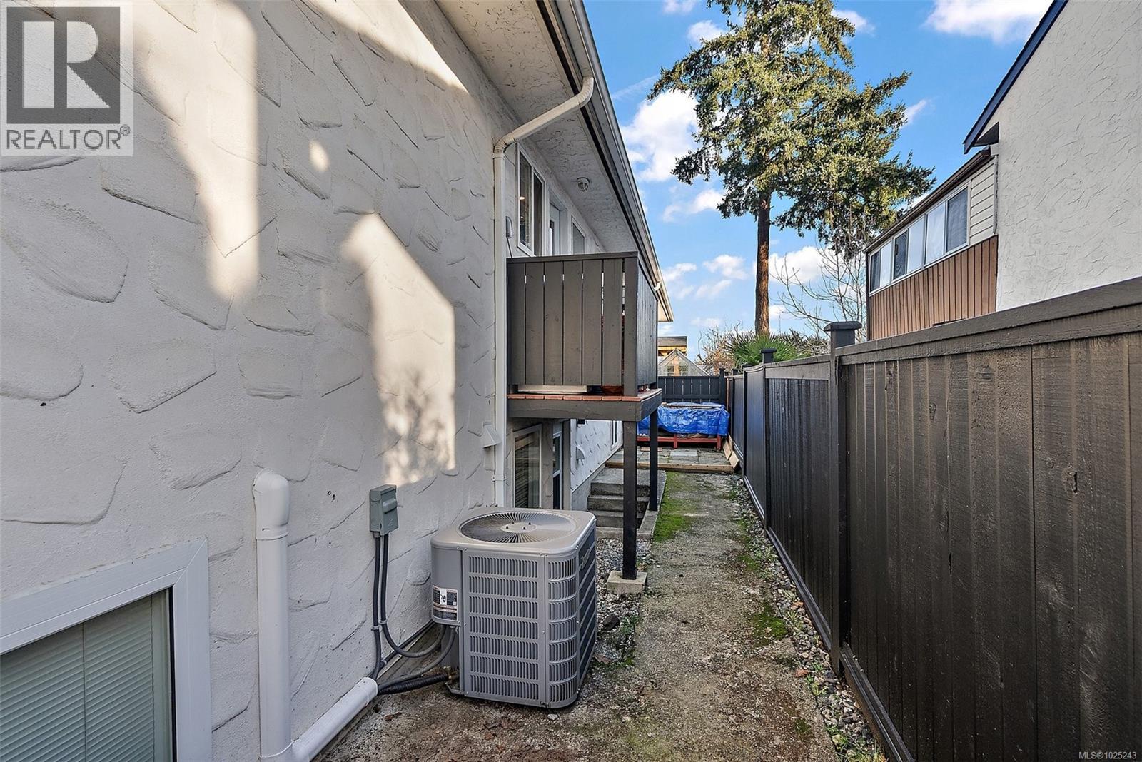 727 Porter Rd, Esquimalt