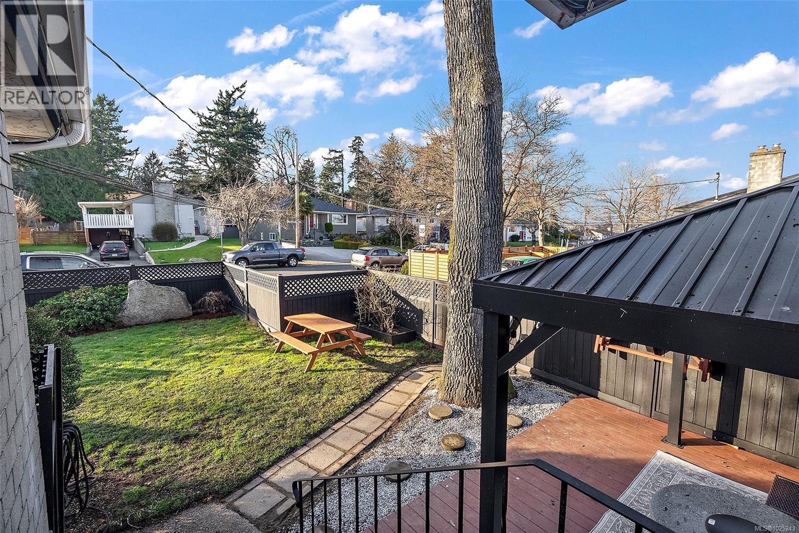 727 Porter Rd, Esquimalt